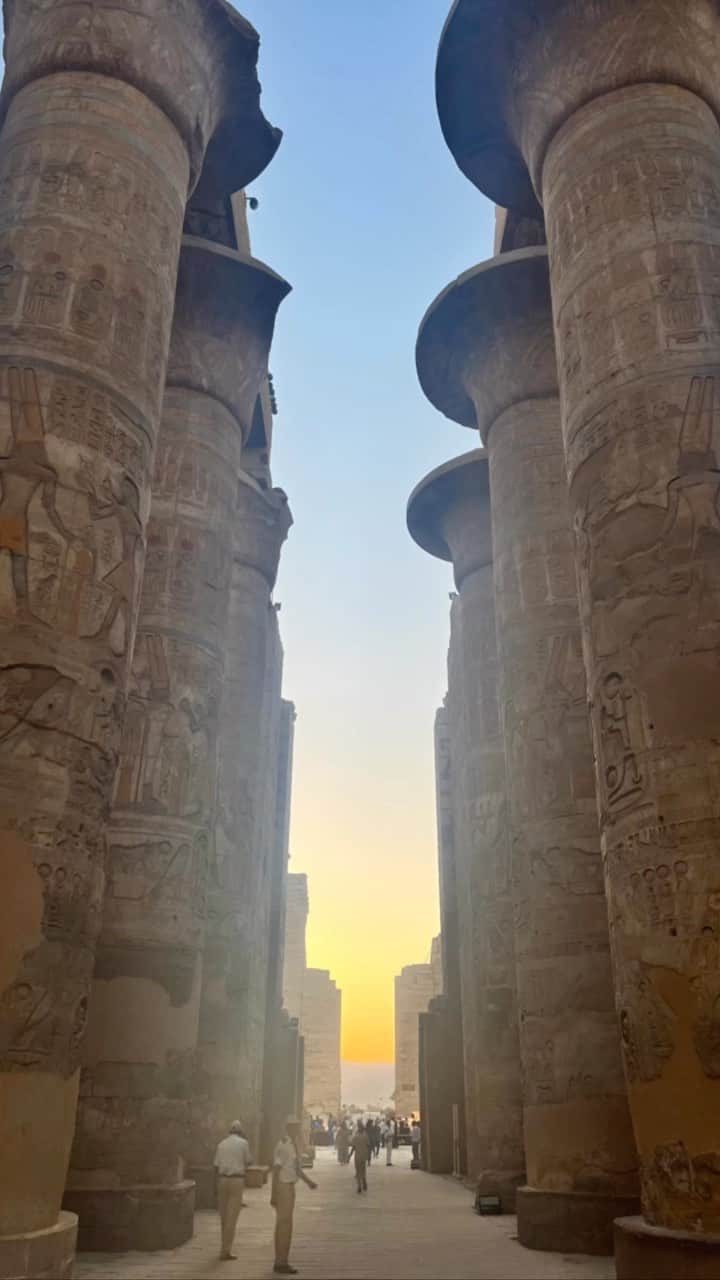 マシュー・モリソンのインスタグラム：「11 days on the Nile river, from Aswan to Cairo. Felt so many emotions that were rooted to this ancient civilization. Gratitude for this experience and the deep connection to community that was so beautifully curated by @love.radha @eliclarkdavis @t.patch and the entire @dybrkr team. It was a trip of a lifetime that pushed my boundaries, rooted me to my wonder and curiosity, and expanded what my purpose will be in this magical time that I have on this earth.」