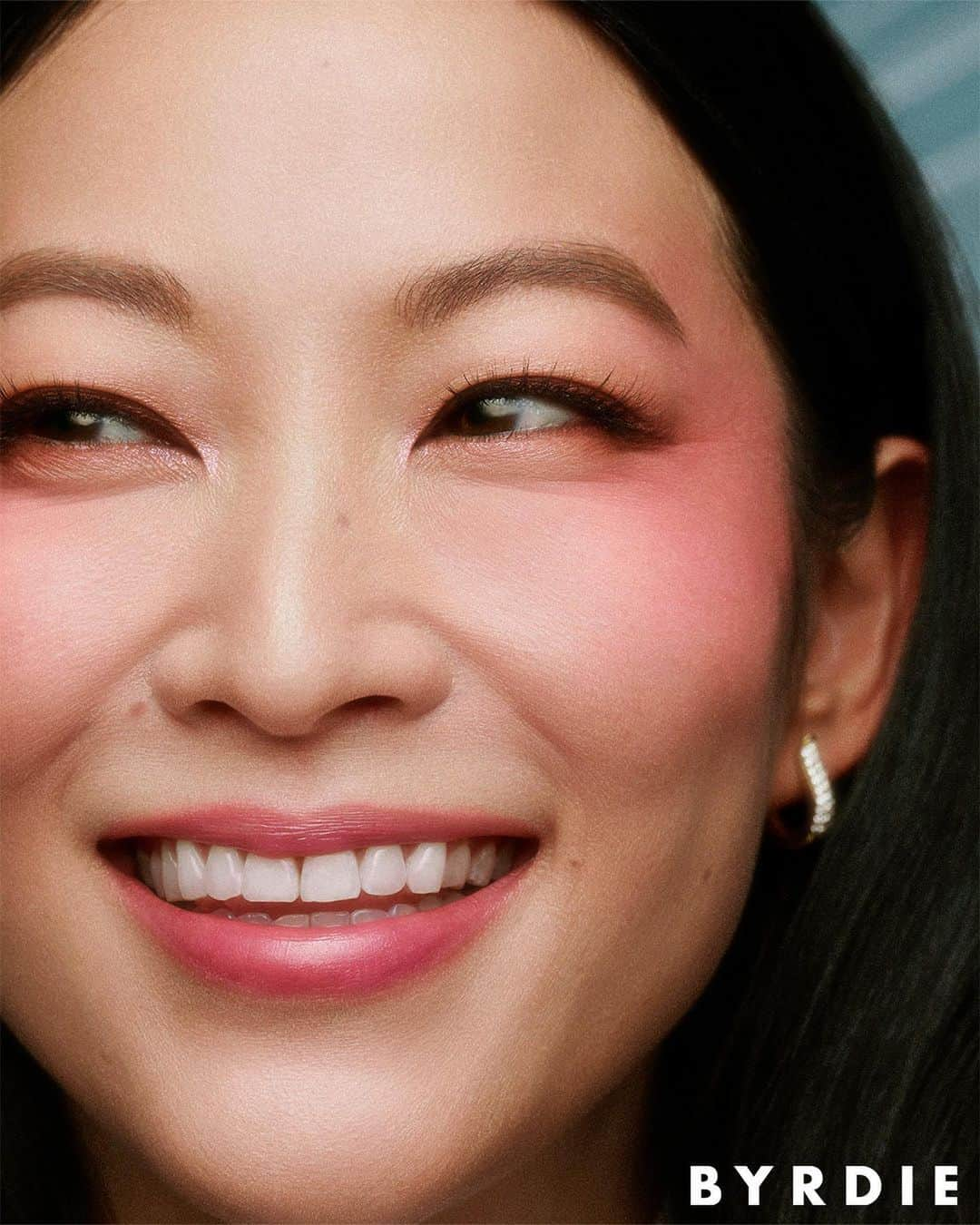 アーデン・チョーさんのインスタグラム写真 - (アーデン・チョーInstagram)「@Arden_Cho is setting boundaries with the “glass half-empty” people in her life.  “In Korean, there’s this word called ‘jeong,’ which is a very beautiful word. There isn’t a direct translation in English, but it’s sort of a shared love between people. Basically ‘jeong’ was the reason I had held on to so many different types of people in my life for so many years. There was a point when I realized sometimes you just have to cut that ‘jeong.’” — #ArdenCho  At the link in bio, Arden shares how she found her light 💡  Credits✨ Talent: @arden_cho Photographer: @jasonkimstudio Writer: @lori.keong Beauty Direction: @gouldhallie Creative Direction: @jennabrillhart In Partnership with: @levis Makeup Artist: @makeupsang Hairstylist: @terrarosepuncerelli Manicurist: @nailsbydiem Stylist: @itsamandalim Producer: @kellychiello Video Director: @justinedg3 Social Director: @yagirlstar DP: @bsmith_bs AC: @sullivan_dereks Set Designer: @codycr Production Assistant: @amanda.lauro Booking: @talentconnectgroup Project Management: @ianyesok」5月16日 23時18分 - arden_cho