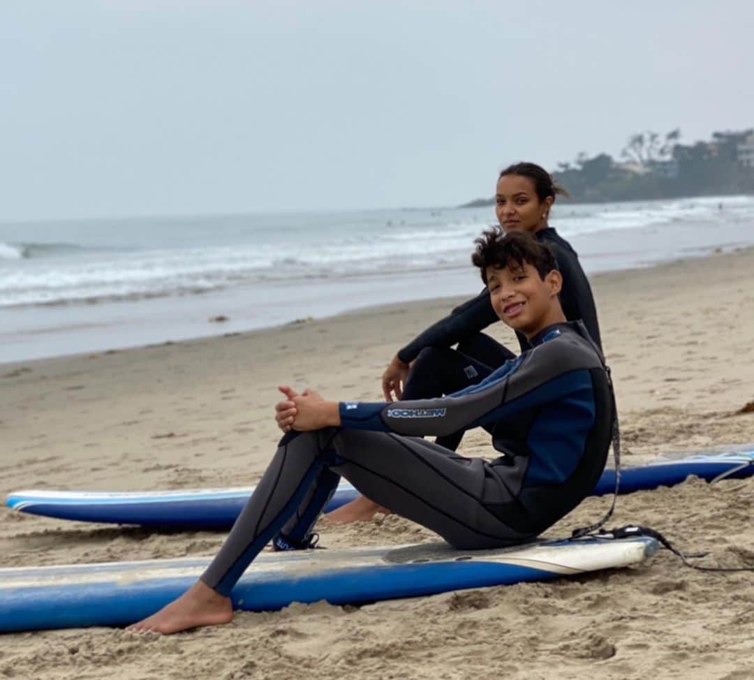 ライス・リベイロさんのインスタグラム写真 - (ライス・リベイロInstagram)「Time flies! Today marks the day that you chose me to be your mother. So many adventures! I remember the first time I looked at you, that day I understood what unconditional love means. Thank you for giving me purpose in life, thank you for making me present every day, I will always be here for you! Even if you don’t want my hugs and kisses anymore 🤣 te amo #15 #teenager 💙」5月16日 23時16分 - laisribeiro