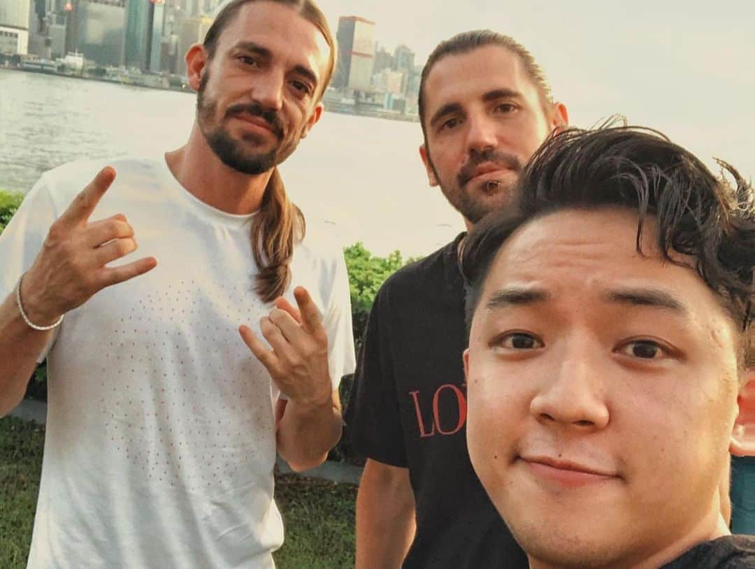 FATKINGさんのインスタグラム写真 - (FATKINGInstagram)「My face says it all. Dope time re-#un1ted with the gang at home 🇭🇰 @yves_v @stevebraet @khazaruben @dimitrivegas @likemike @smashthehouse @smash_the_house_hk」5月16日 23時27分 - fatking