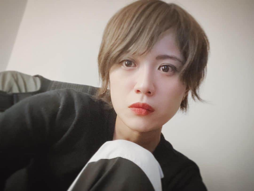 吉原茉依香のインスタグラム：「生きてる」
