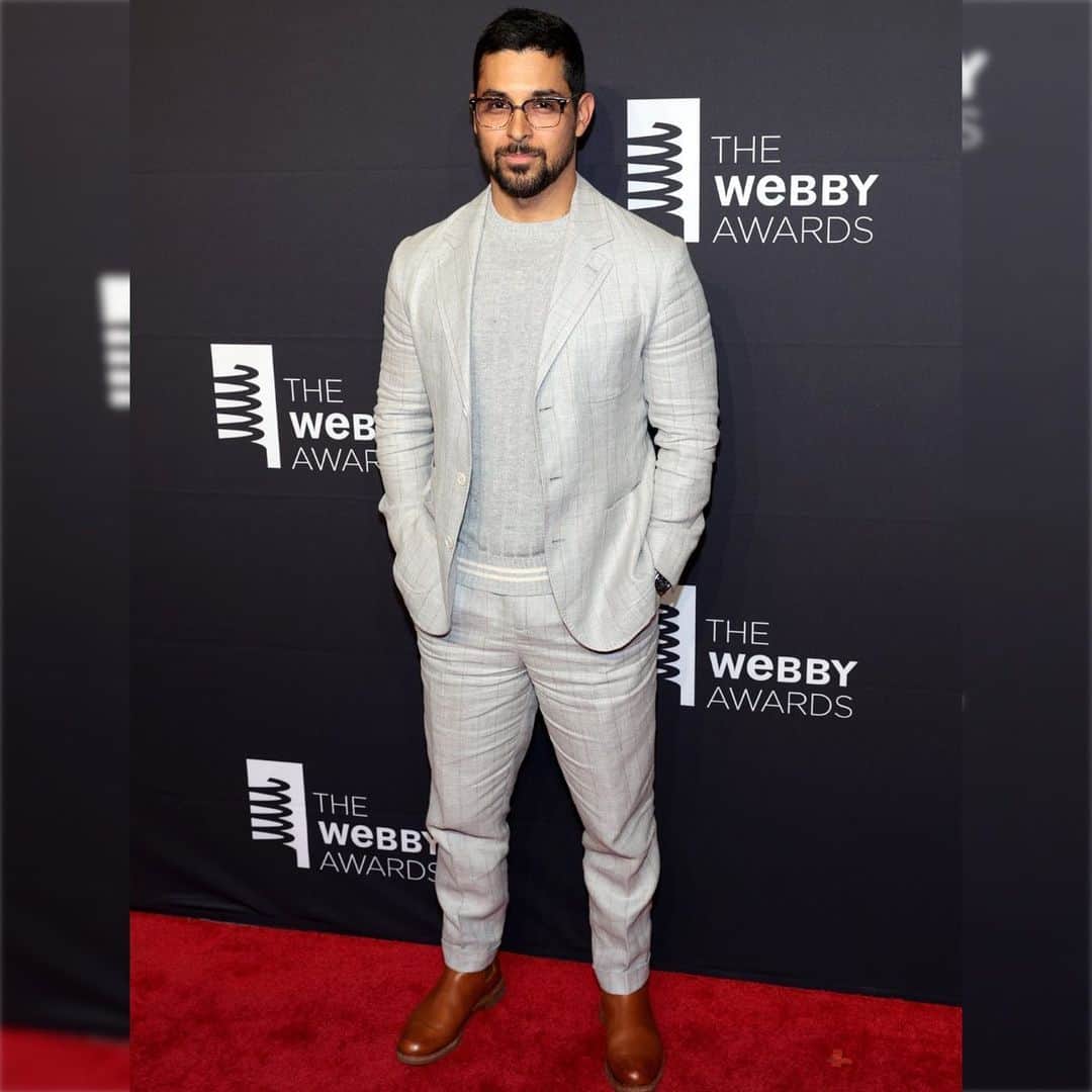 ウィルマー・バルデラマのインスタグラム：「The Webby Awards Suit: @brunellocucinelli_brand  Stylist: Evan Simonitsch  Hair/Makeup: @nicoleellemakeup」