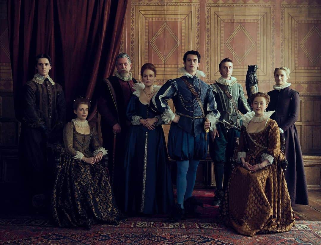 Amelia Gethingのインスタグラム：「POV: It’s 1628, you walk into a room to find a group of Jacobeans posing for a family portrait, giving their best Blue Steel look 😗 Now you’re no expert in family dynamics, but you can definitely feel there’s a bit of tension within this particular bunch. You explain to them that you’re a time traveller and that you’ve come from the year 2023 where a TV show is being made about them! They all give you a glare of pure hatred as you not only interrupted their portrait family bonding and scolding time, but they also haven’t the faintest as to what a “Tee Vee” is and they beat the shit out of you. Nose bleeding and black eye forming, you manage to get back to the present day with just enough energy to craft an Instagram caption to explain about the experience as a way to promote the show ‘Mary and George’. And to leave your followers with an important message if they happen to embark on a most heinous journey to the 17th century … Mark my words, thou wouldst be wise to eschew any confrontations with the Villiers, lest thou meet with a most dire reckoning! #MaryAndGeorge」