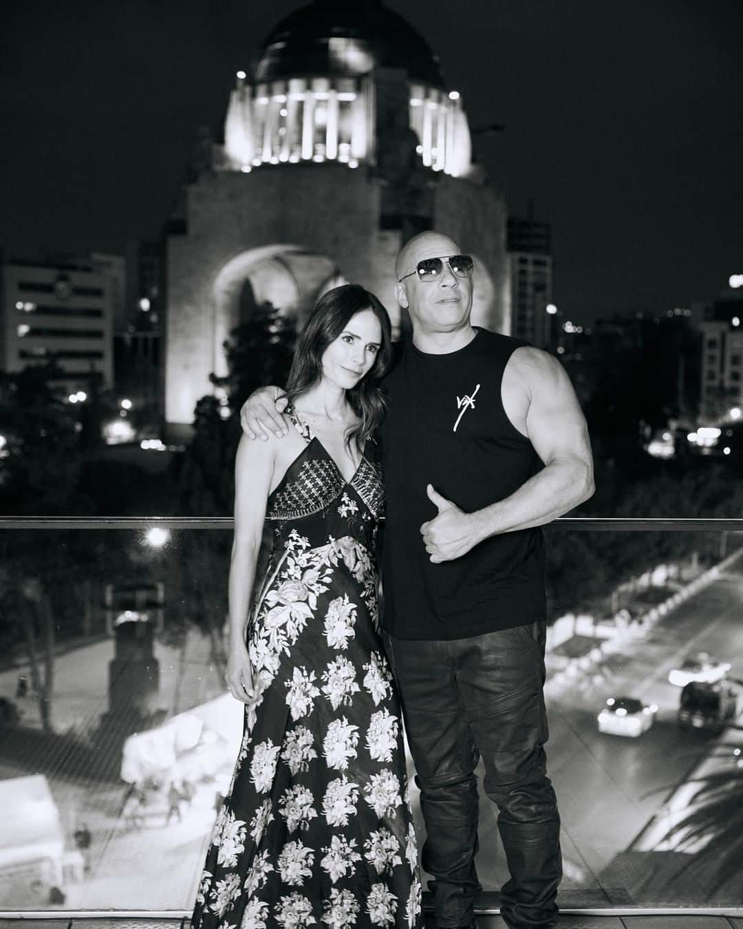 ヴィン・ディーゼルのインスタグラム：「Happy Toretto Tuesday… With my beloved sister… @jordanabrewster  Thank you for the Love Mexico!!! 🙏🏽 #FastX」