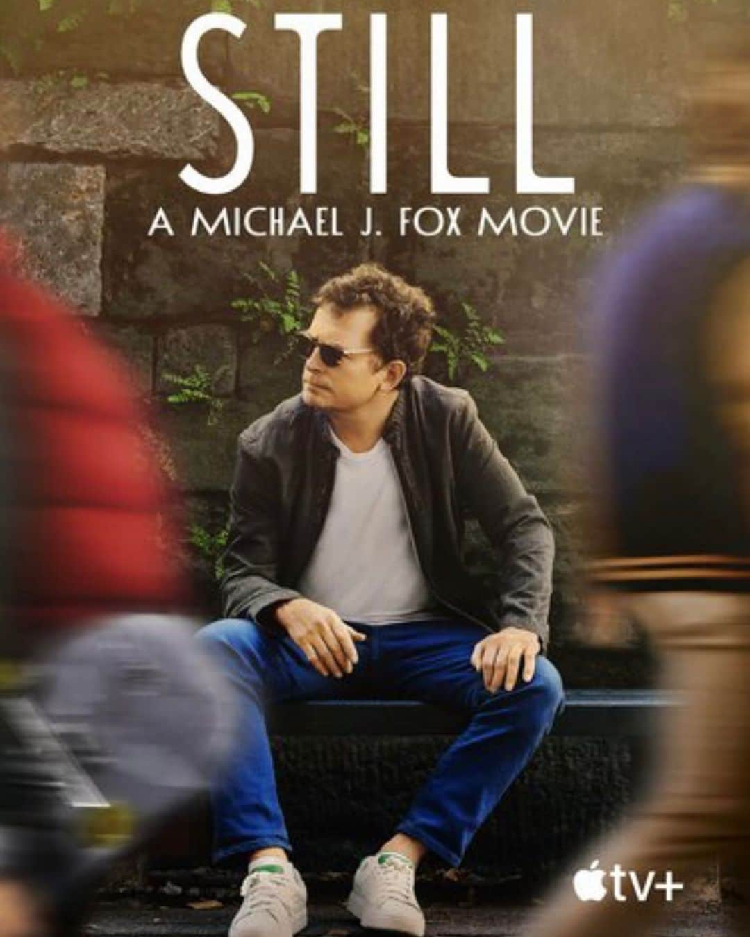 ヒュー・ジャックマンのインスタグラム：「Please, please see STILL by Michael J. Fox. It’s incredibly inspiring and uplifting … A story with raw honesty. A celebration of courage, authenticity, family, talent, resilience and ultimately - LOVE.」