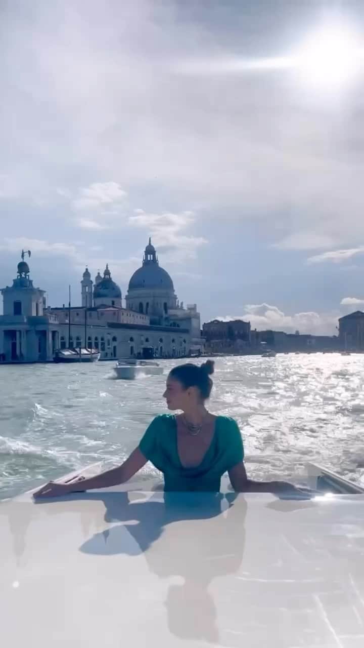 テイラー・ヒルのインスタグラム：「Venice, thats amore」