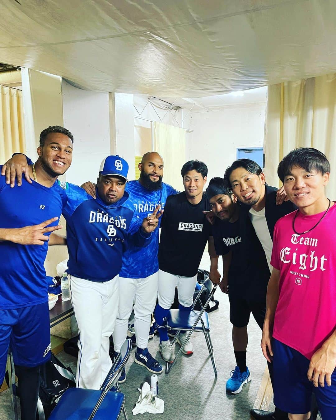 藤井淳志さんのインスタグラム写真 - (藤井淳志Instagram)「豊橋市民球場で初のラジオ解説⚾️ テレビしか解説したことなかったからいい勉強になりました😊 しかし試合は残念やったなぁ〜 久々に後輩達と話ができて良い刺激になった😁 まだまだシーズンは長いから、怪我なく頑張れぇ〜⚾️😁 #藤井淳志#中日ドラゴンズ#プロ野球#豊橋市民球場#まだまだ先は長い#とにかく応援する#頑張れ後輩達！」5月17日 0時26分 - atsushi.fj4
