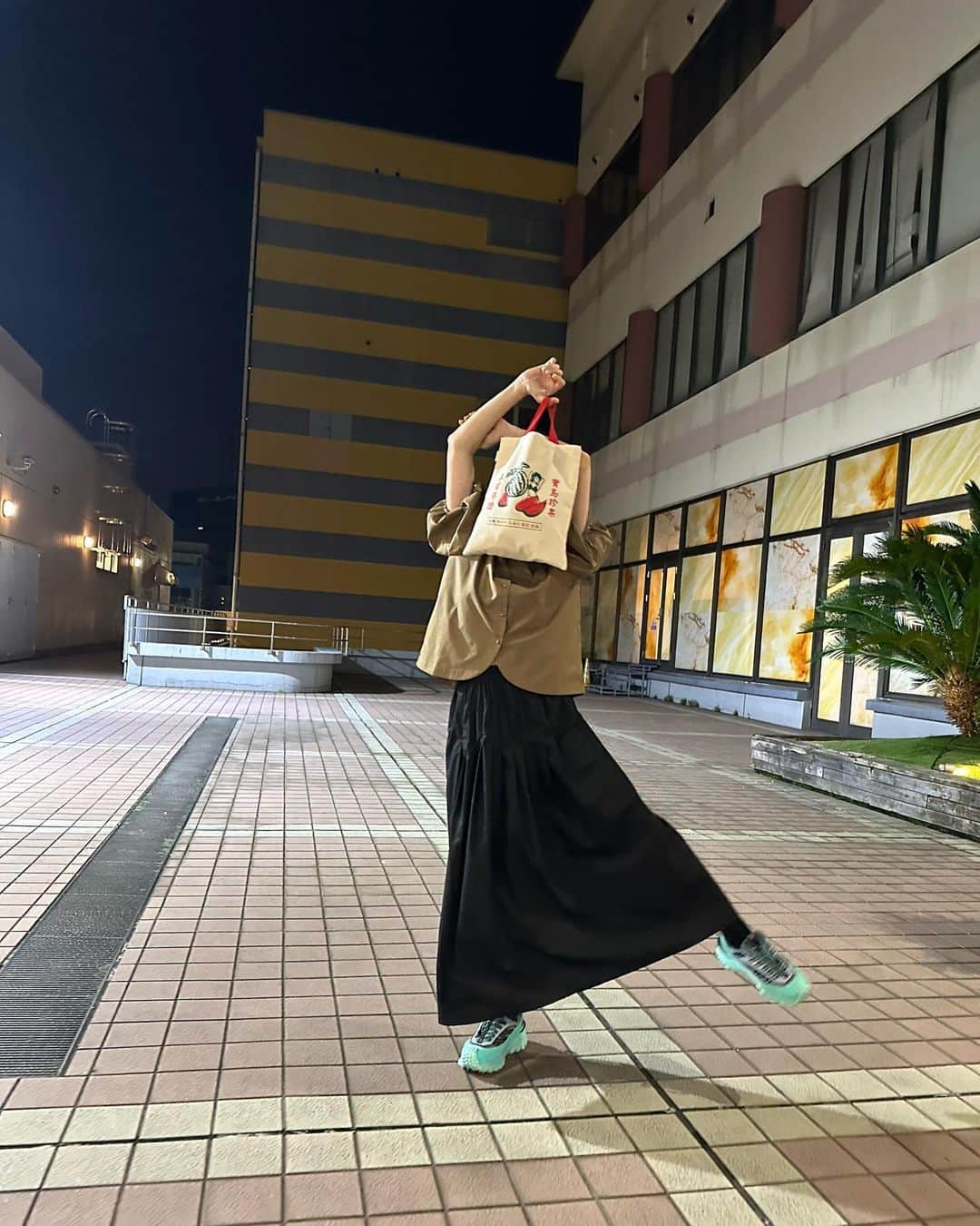 高橋愛さんのインスタグラム写真 - (高橋愛Instagram)「セットアップ、バイカラーで着てみたら めちゃ可愛かった。  逆もやってみよう😏🥰🤭💓  #ラブアンドピース2023 #ラブアンドピースプロジェクト」5月17日 10時24分 - i_am_takahashi