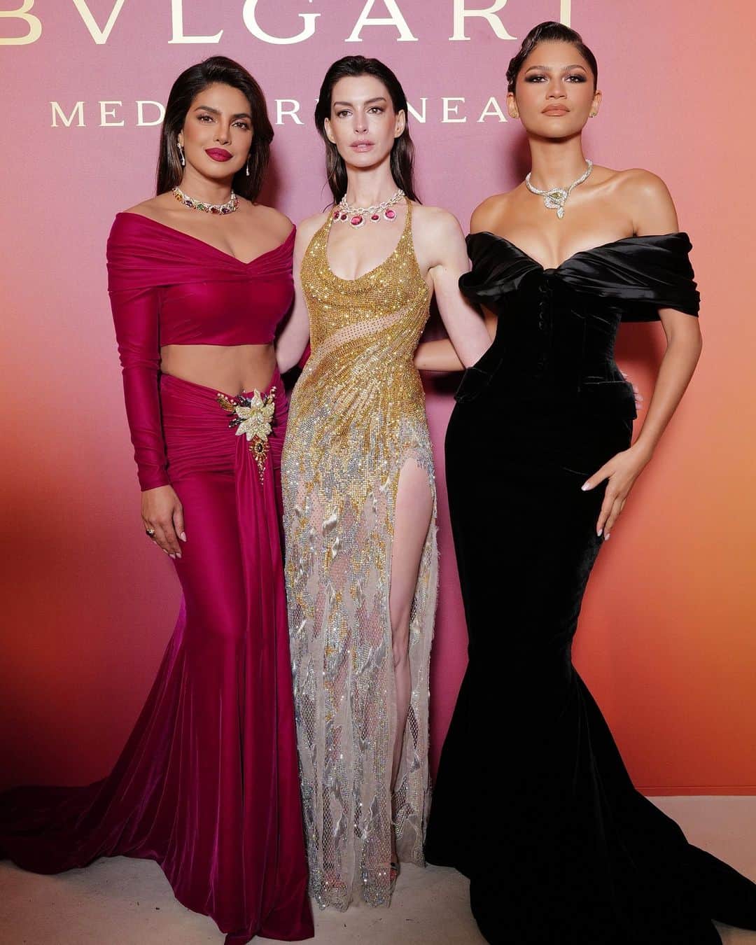 Vogueさんのインスタグラム写真 - (VogueInstagram)「@Zendaya is never afraid to embrace throwback glamor. Her trademark? Extravagantly constructed, yet restrained gowns. The star, alongside @AnneHathaway and @PriyankaChopra, leaned into a similar sensibility for a recent event in Venice, wearing an all-glamour couture look. Tap the link in our bio for all the details.」5月17日 11時00分 - voguemagazine
