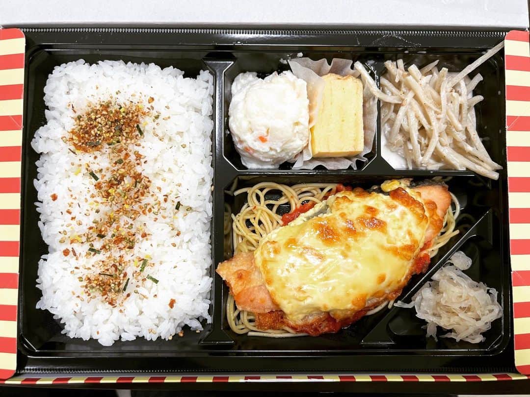 バカリズムのインスタグラム：「バズリズム飯 BISTRO BATARD」