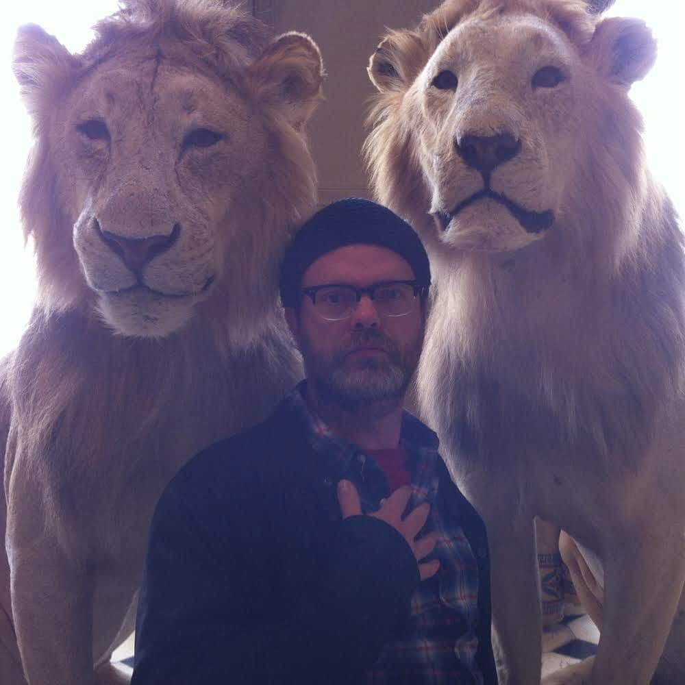 レイン・ウィルソンのインスタグラム：「God bless the beasts and children.」