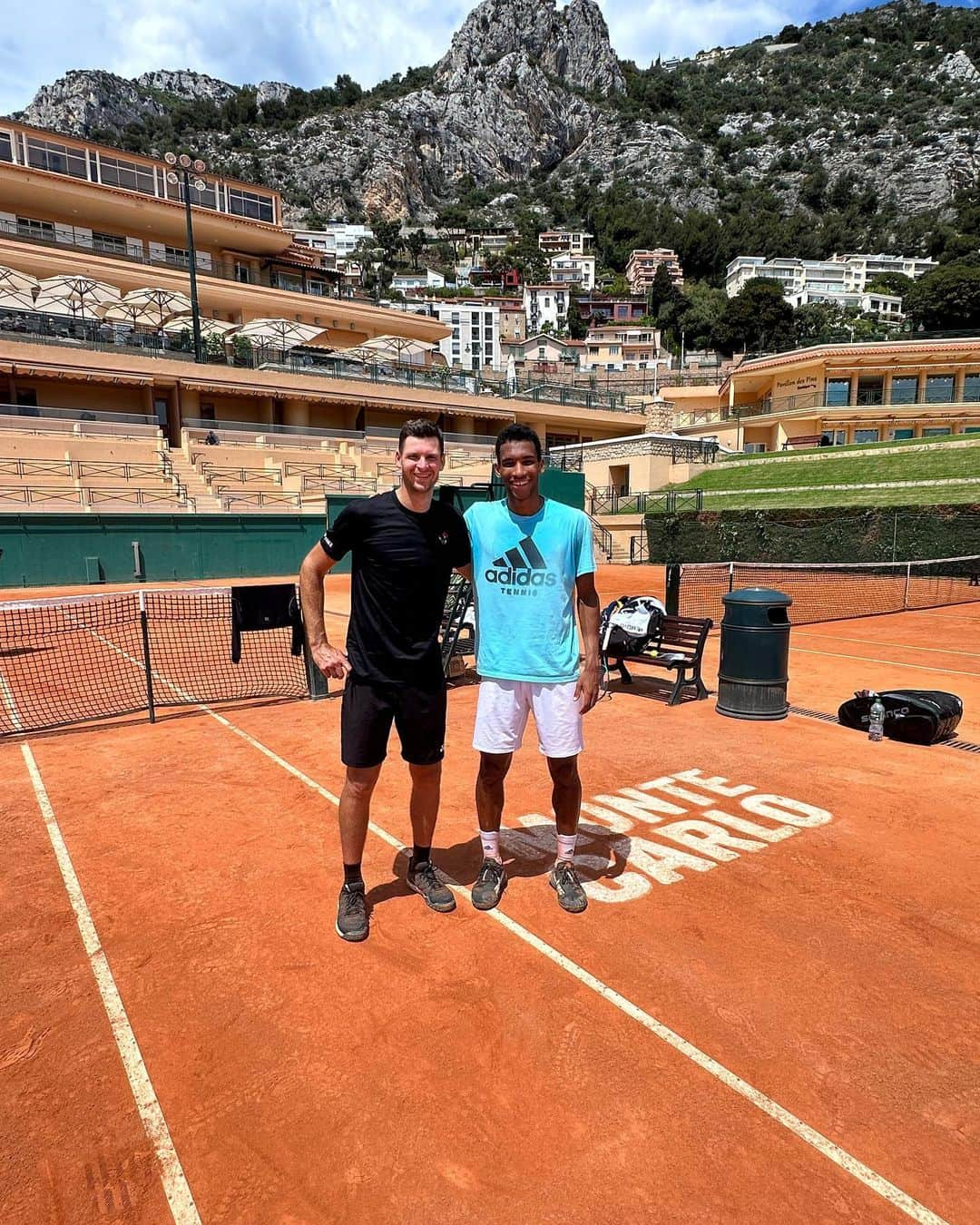 フベルト・フルカチュのインスタグラム：「Putting the work in with the Beast💪🎾」