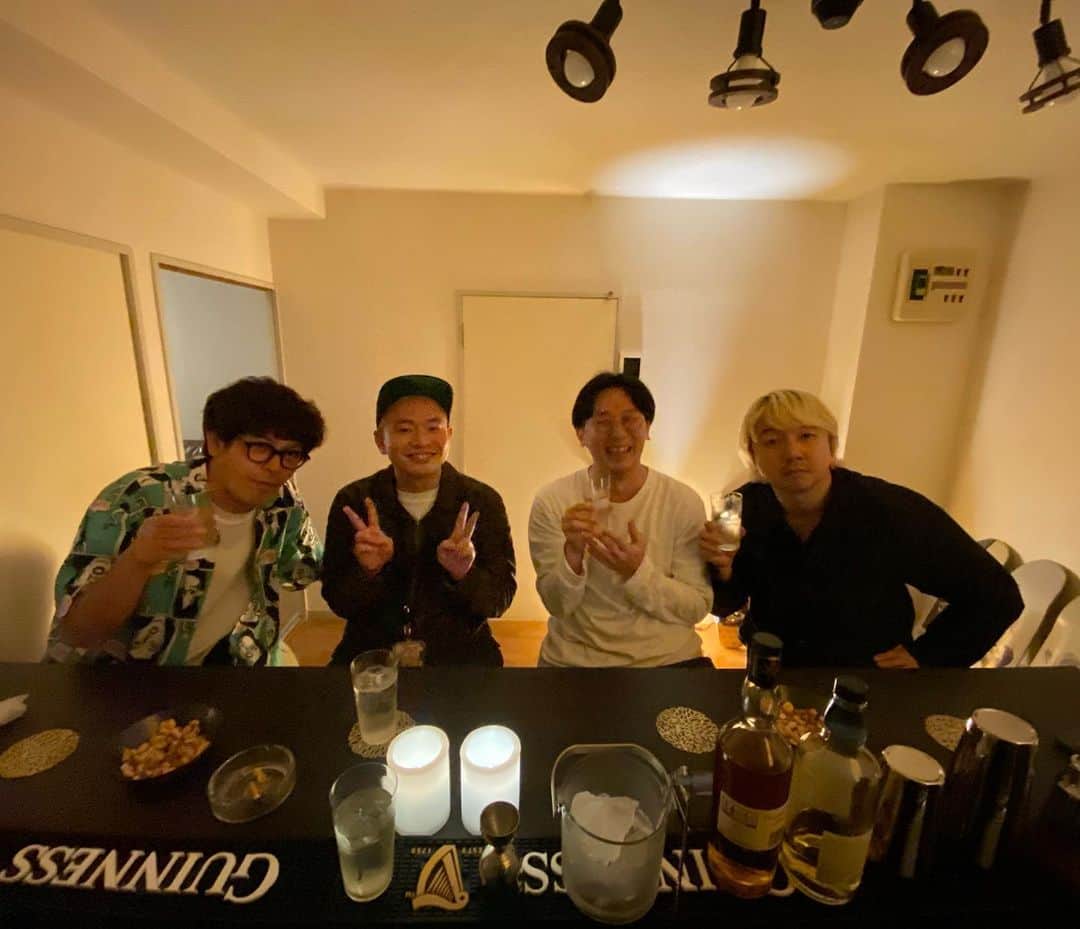 蛭川 慎太郎のインスタグラム：「うちにちゅうえいさんと上田くんと林田くんと相田くんが来て、俺のカクテル飲んで速攻帰ったよ🍸」