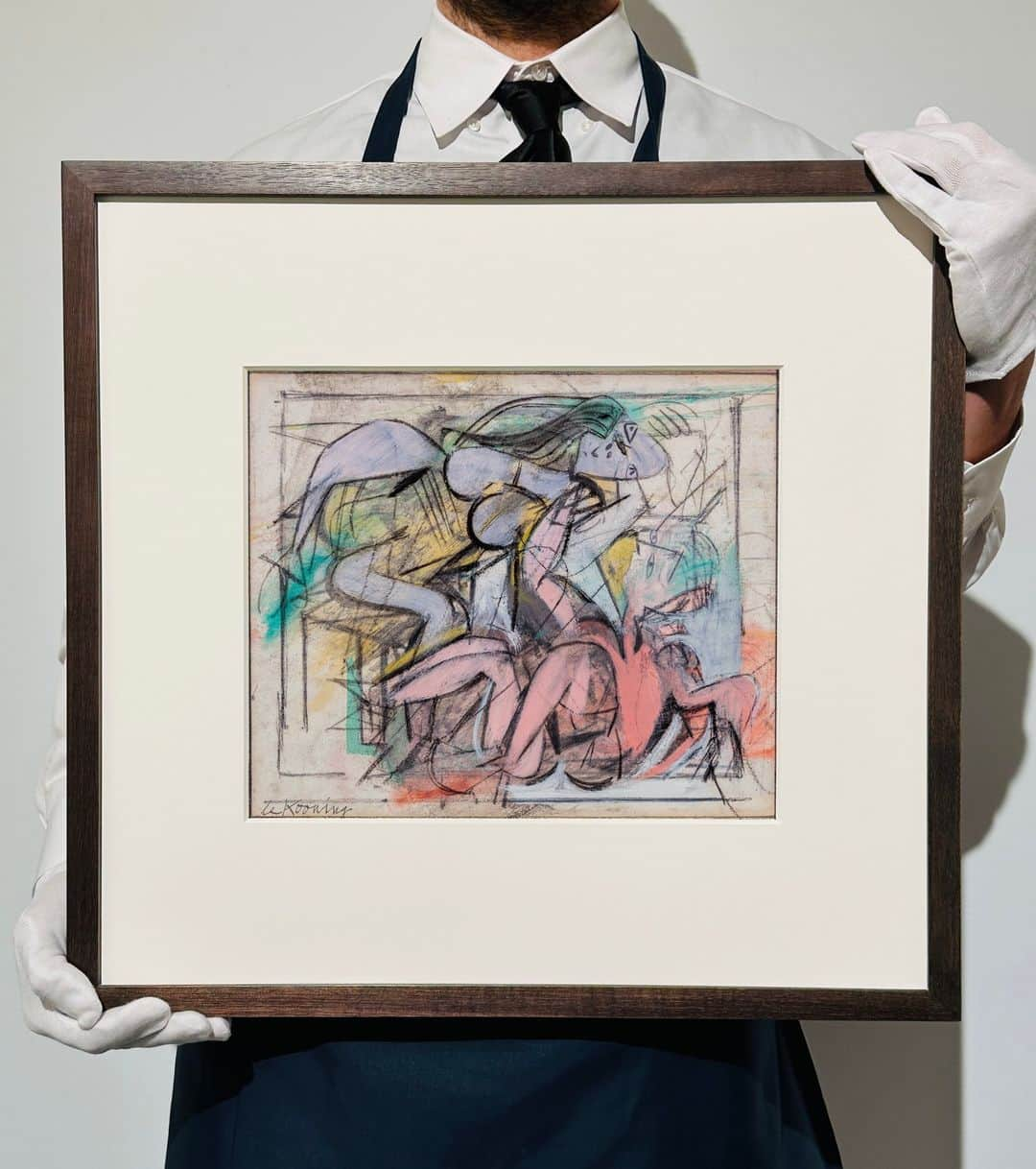 サザビーズさんのインスタグラム写真 - (サザビーズInstagram)「Bursting forth from the intimate paper format, the small scale of Willem de Kooning’s ‘Two Figures’ from #TheMoOstinCollection belies the energetic draftsmanship that defined the very best of the Modern master’s artistic output.  For de Kooning, there was little divide between drawing and painting during this period in his career. As he explored the depths of his innovative style, de Kooning was known to work and rework a sketch before, during, and after the application of pigment. Here, he alternates furiously between charcoal, gouache, chalk, graphite, and watercolor, all condensed into a gem-like composition.  The Mo Ostin Collection will be offered in a dedicated evening auction today, 16 May, followed by a dedicated sequence in the Contemporary Day Auction on 19 May at #SothebysNewYork. Watch LIVE here on Instagram, YouTube and Sothebys beginning at 6pm ET. #SothebysModern #MoOstin #WillemdeKooning」5月17日 3時00分 - sothebys