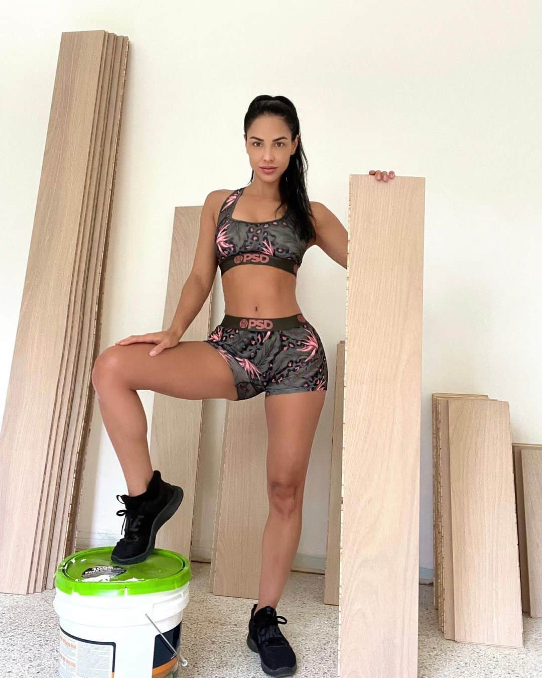 Melissa Risoさんのインスタグラム写真 - (Melissa RisoInstagram)「How cute are these @psdunderwear shorts and sportsbra 😻」5月17日 3時32分 - melissariso