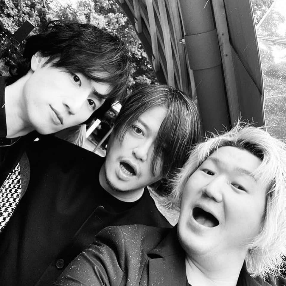 渋谷慶一郎のインスタグラム：「#pradamode photograph by @shingoaibaparis  エディの弟子が切り撮ったPrada mode.」