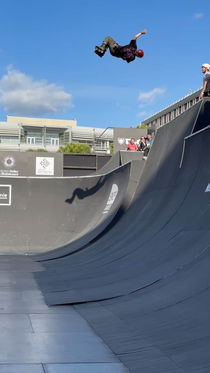 安床武士のインスタグラム：「at @fiseworld Montpellier World Cup. Today was practice day. It’s fun course! Qualifying is tomorrow🔥 I hope it will be a good contest🤞 今日は練習日でした！気持ちよく滑れて良い状態です。 明日の予選頑張ってきます！！  @usdskates  @undercoverwheels  @goodskates_inc  @lzbn_official  @papasu1048  @sport_sunchlorella   #usdskates #usdaeon #aeon68 #yasutokoaeon #undercoverwheels #rollerblading #blading #inlineskate #roller #rollerfreestyle #インラインスケート #ローラーブレード #ローラーフリースタイル #takeshiyasutoko #安床武士 #fisemontpellier #FISE」
