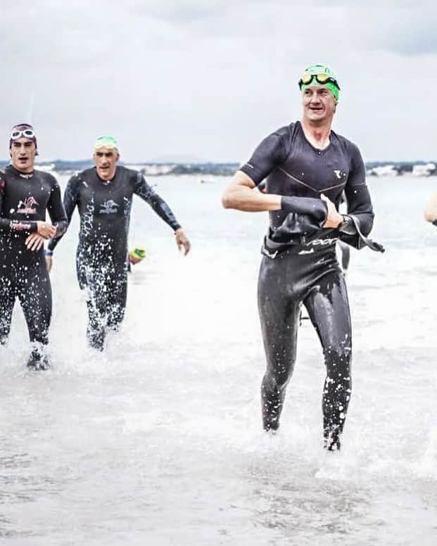 ルーカス・オルドネスのインスタグラム：「🏊‍♂️Swim 1.900mts ⏱️33:52min ⚡️01:47min/100m 🏁P88 M35-39 @ironmantri Alcudia-Mallorca @226ers」