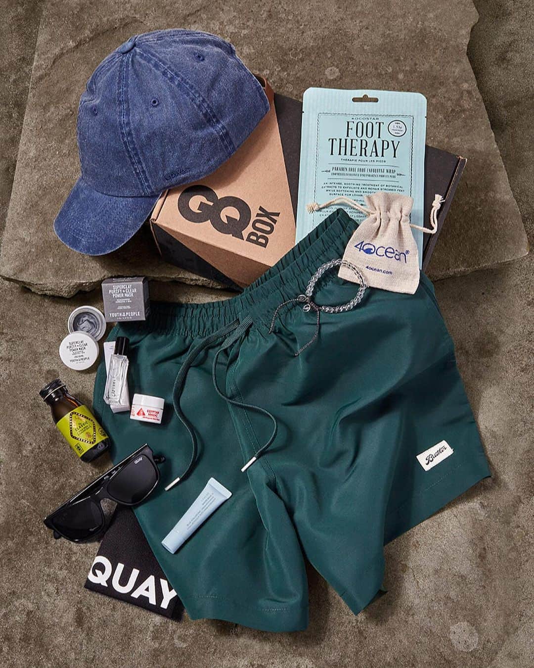 GQさんのインスタグラム写真 - (GQInstagram)「Our favorite swim trunks, a slew of skin care hacks, a discreet dad hat, and so much more—the latest #GQBox has everything you need to conquer summer in style. Take a look at everything our GQ editors picked for you this season and hit the link in bio to get the box if you haven’t already subscribed. Products may vary.」5月17日 6時00分 - gq