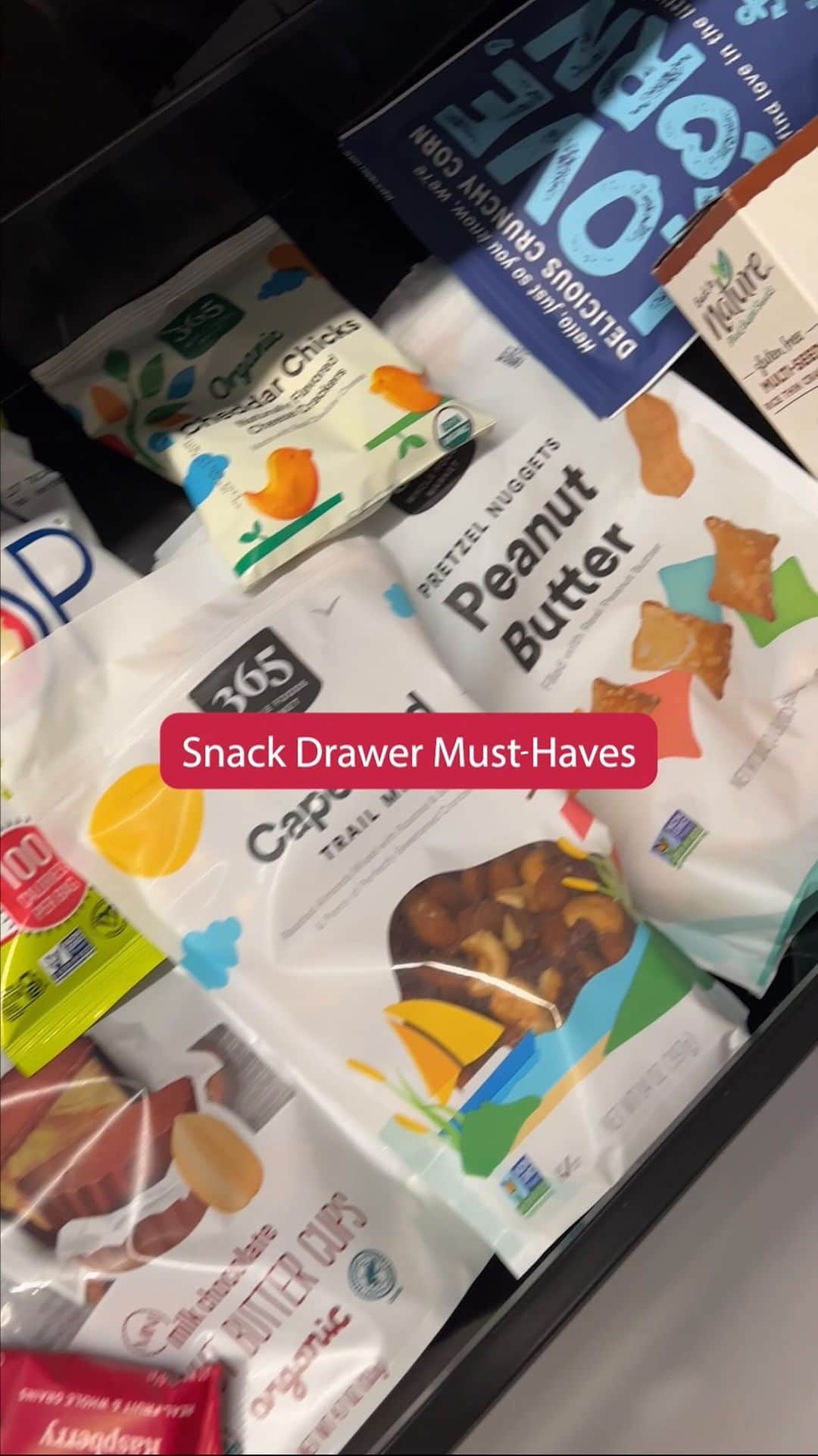 Whole Foods Marketのインスタグラム：「Snack drawer must-haves according to the Whole Foods Market team🍿🥨🥭」