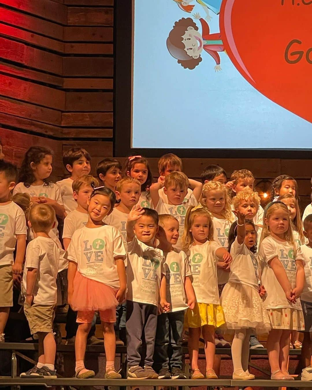 ヘリム・パクさんのインスタグラム写真 - (ヘリム・パクInstagram)「- Preschool Concert🎶🏫  무대체질 박리아😆 떨리지도 않는지, 엄마 걱정과는 다르게 너무 잘해서 얼마나 기특하고 예쁘던지…💕 우리 리아 최고로 잘했어👍」5月17日 11時43分 - iam_hyepark