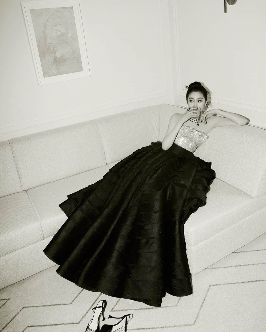 クアン・シャオトン（Guan Xiaotong）のインスタグラム：「🖤👑～😎😎Cannes」