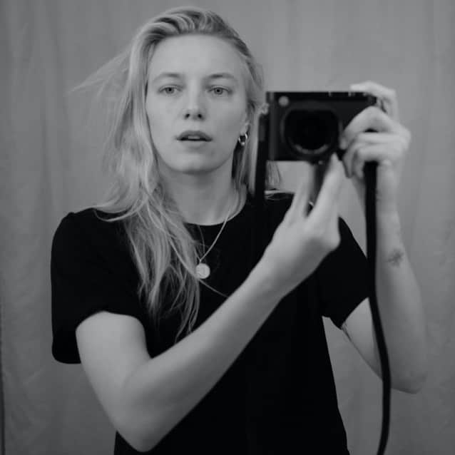 エリカ・リンダーのインスタグラム：「#leica」