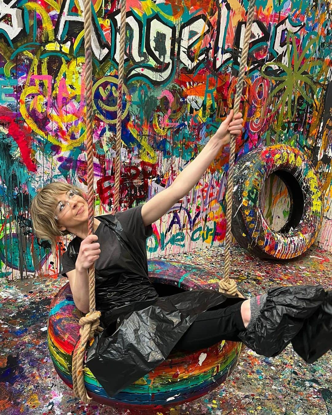 リンジー・スターリングのインスタグラム：「Did some painting today」