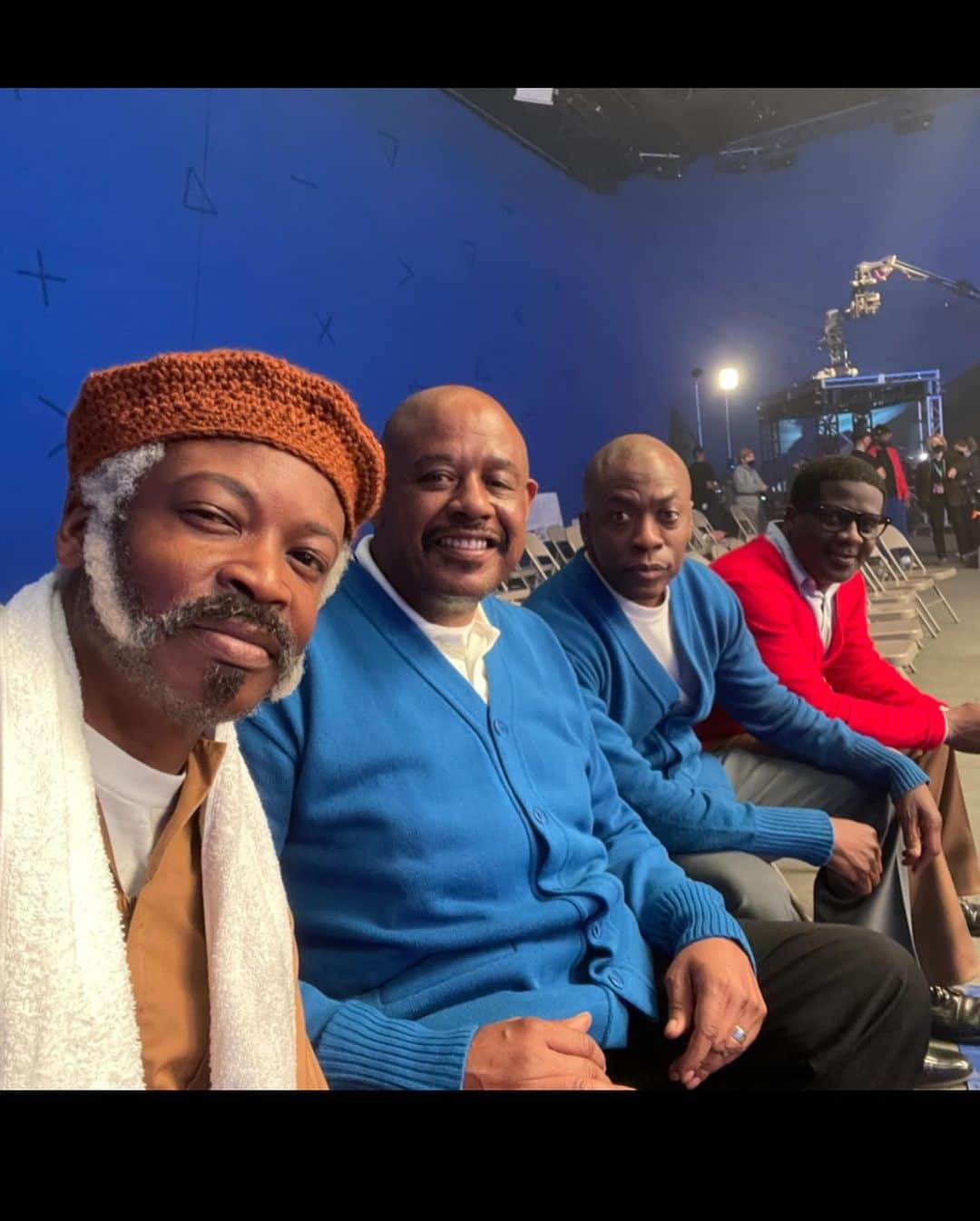 ラリー・ギリアード・Jrのインスタグラム：「Finally get to show a bts peak of my transformation into the legendary boxer, Archie Moore, for the “George Forman Movie”. Great fun. A bit surreal standing across the ring from another actor playing Drew “Bundini” Brown, who I played a year prier in “One Night in Miami”. Thanks @george_tillman @foremanmovie @sonypictures for the opportunity! #myactorlife #lgjrlifestyle #biggeorgeformanmovie」