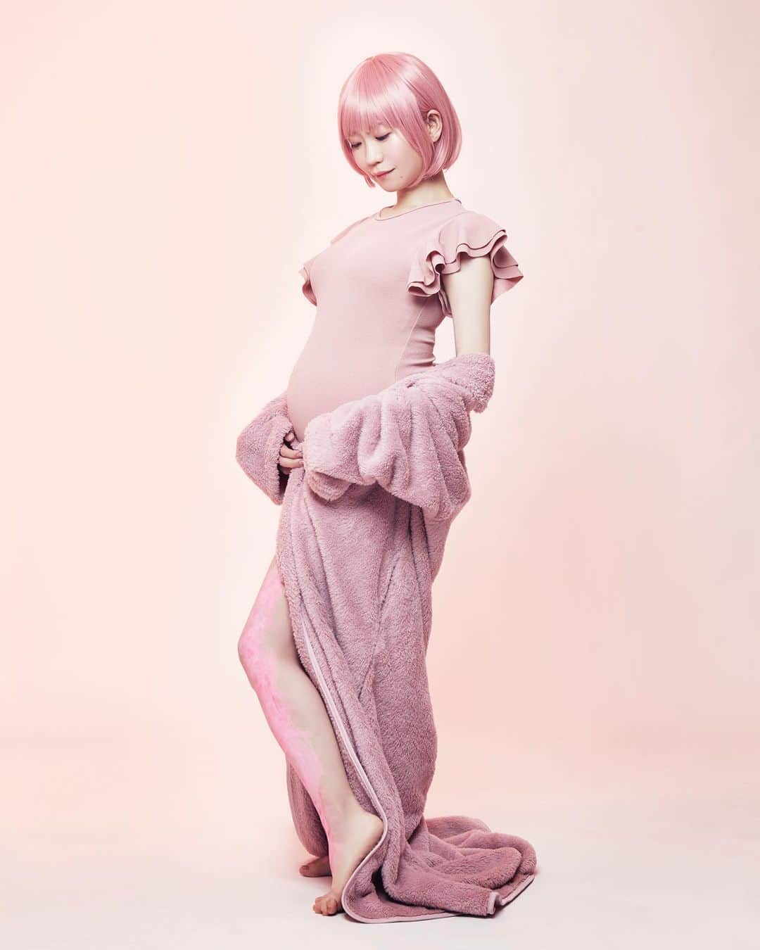 マコ・プリンシパルさんのインスタグラム写真 - (マコ・プリンシパルInstagram)「私の中のもうひとつの宇宙🌠  📸 @mugaing  💄 @jjstagram_make_up   #preggers #maternity #maternityphotography #maternityshoot #maternitypictures  #japandream #tokyodreaming」5月17日 8時55分 - makopuri