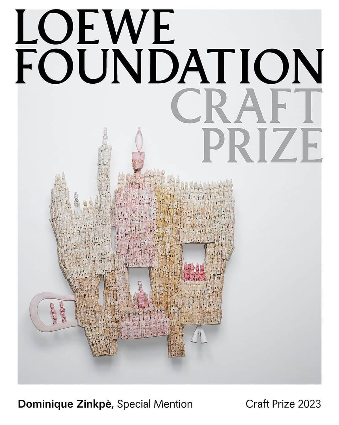 のインスタグラム：「Congratulations to Dominique Zinkpè who has received a Special Mention at the 2023 LOEWE FOUNDATION Craft Prize for the piece ‘The Watchers’.  A towering and intricately detailed wall sculpture made of individual wood pieces, the assemblage of small Ibéji figurines evokes traditional Yoruba beliefs connected with multiple births. The jury chose the work for its sculptural reinterpretation of traditional beliefs and its expansion of what contemporary craft can be.  All finalist works are on display in our exhibition at The Noguchi Museum, New York, and in our digital exhibition at craftprizeexhibition.loewe.com   Follow @LOEWEFOUNDATION for more updates.  #LOEWEfoundation #LOEWEcraftprize」