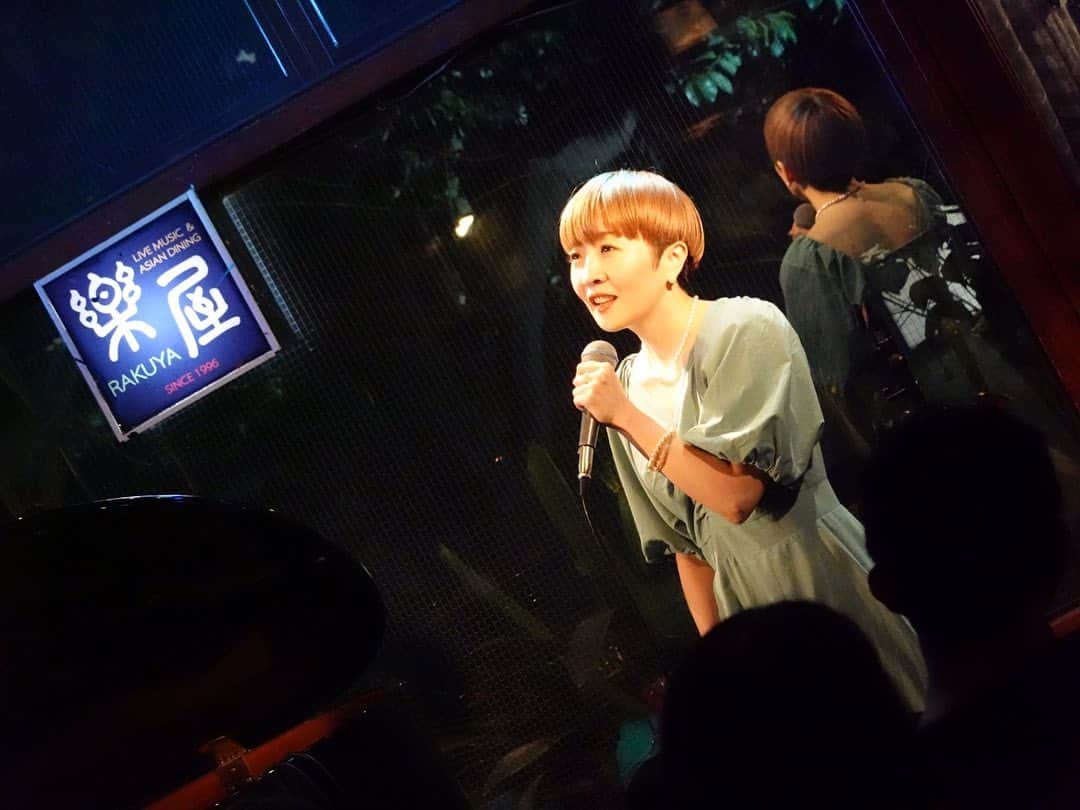 小此木まりのインスタグラム：「💐  MARI&KOZI Live vol.3@中目黒 楽屋🌿  ご来場くださいましたみなさま ありがとうございました！  またひとつ、音楽が、歌が 大切になった夜でした。  これからもひとつひとつに 心を込めて。  音楽で繋がれるみなさまに こころから、感謝です。  #中目黒 #楽屋 さん #向井浩二 さん #小此木麻里 #LIVE #音楽 #ありがとう ❤️‍🔥 #💐」