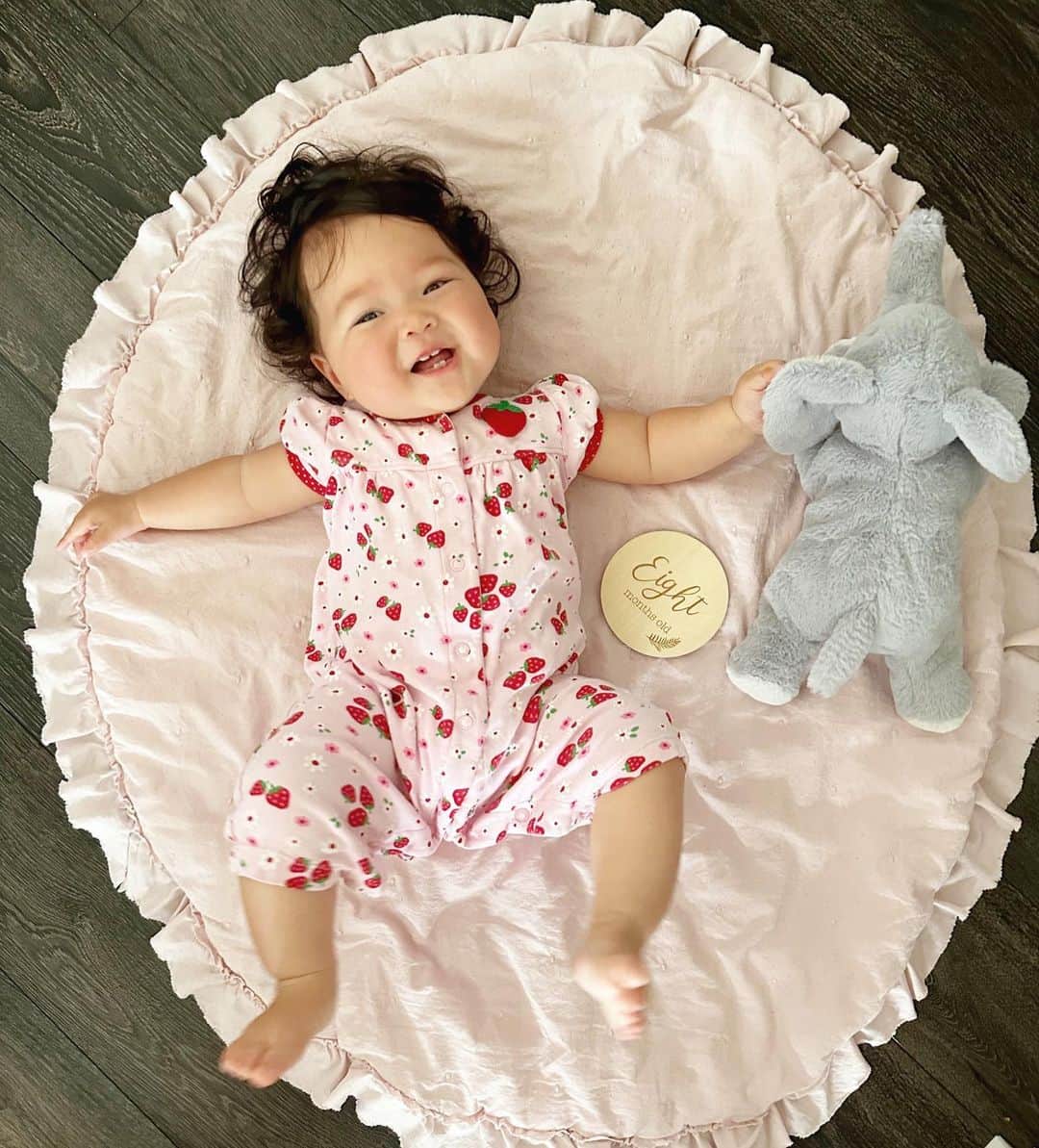 エリナ シルカのインスタグラム：「8 months already with this girl 🥰 もう8ヶ月！」