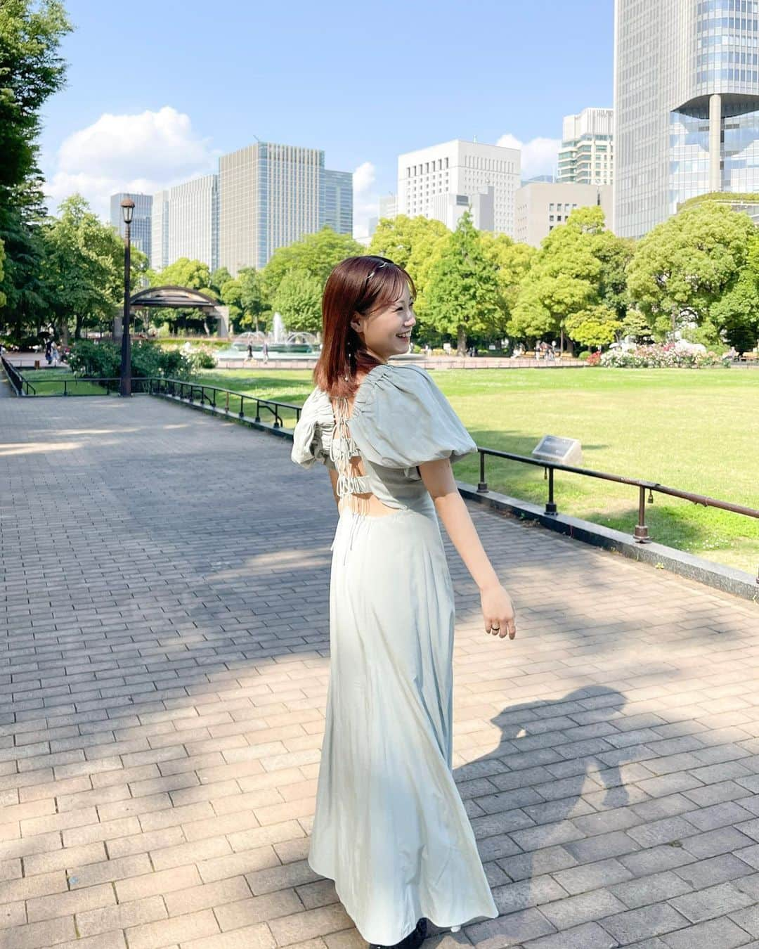 朝長美桜さんのインスタグラム写真 - (朝長美桜Instagram)「25歳になりました🎂🤍 ⁡ あっという間に24歳の1年が過ぎ去っていった気がしています。 お仕事もプライベートもとても充実していて、大切にしていきたい守っていきたいと思うことが増えました。  応援して下さっている皆さん、いつもありがとうございます☺️ 25歳は、周りを大切に、自分を大切に、 全てのことをとにかく頑張る1年にしたいです😌✨  これからも応援よろしくお願いします🫶🏻🤍 一緒に可愛く生きて行きましょう〜」5月17日 20時57分 - miochan_0517