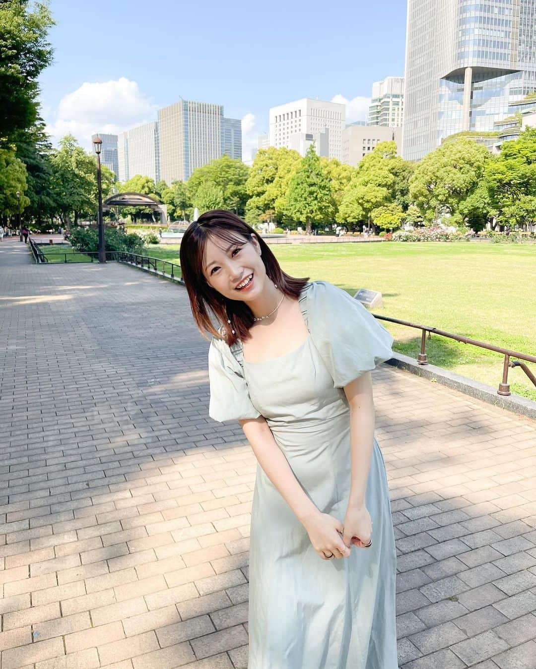 朝長美桜さんのインスタグラム写真 - (朝長美桜Instagram)「25歳になりました🎂🤍 ⁡ あっという間に24歳の1年が過ぎ去っていった気がしています。 お仕事もプライベートもとても充実していて、大切にしていきたい守っていきたいと思うことが増えました。  応援して下さっている皆さん、いつもありがとうございます☺️ 25歳は、周りを大切に、自分を大切に、 全てのことをとにかく頑張る1年にしたいです😌✨  これからも応援よろしくお願いします🫶🏻🤍 一緒に可愛く生きて行きましょう〜」5月17日 20時57分 - miochan_0517