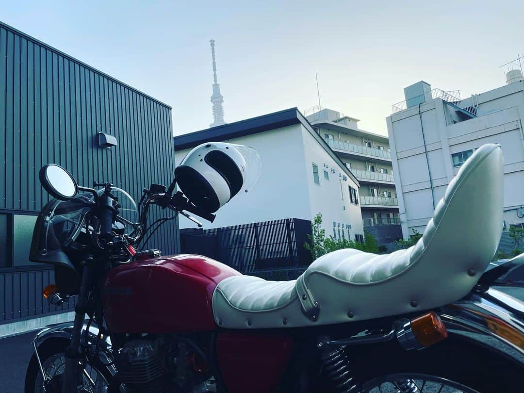 黒瀬純のインスタグラム：「本日はbsよしもと スカイツリーと #bsよしもと #cb400four」