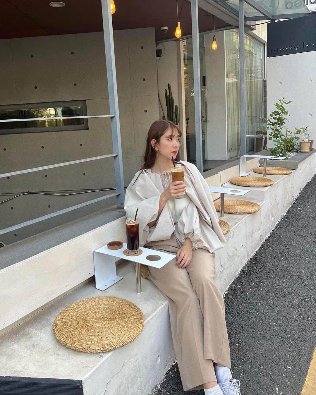 渡邉優さんのインスタグラム写真 - (渡邉優Instagram)「友達とまったりカフェにいる時間がとても好き🐮💭  #韓国カフェ #cafe #🇰🇷 #カフェ巡り #韓国旅行 #韓国」5月17日 19時36分 - yu_watanabe_