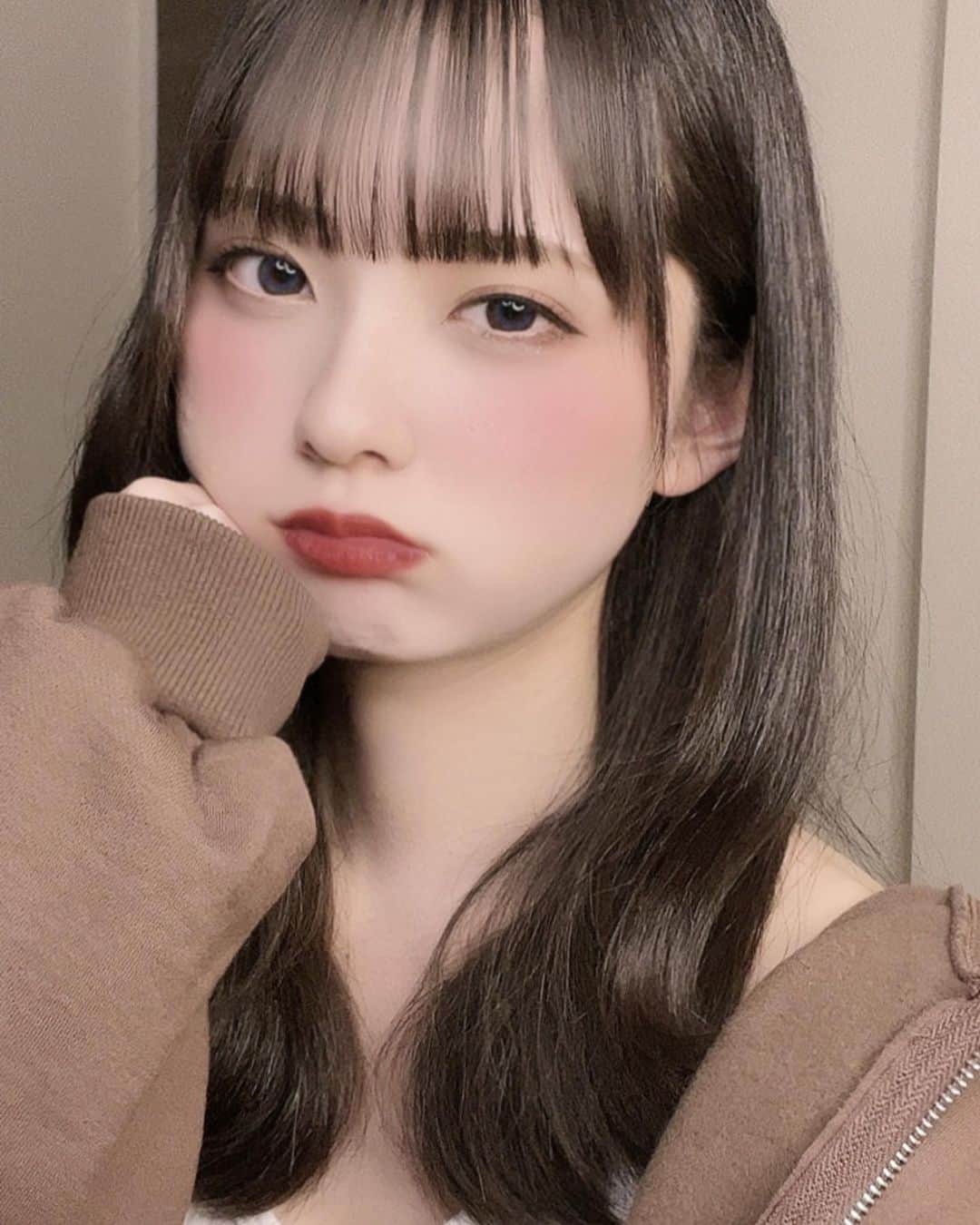 水野舞菜さんのインスタグラム写真 - (水野舞菜Instagram)「髪の毛切りました💇🏻‍♀️💞  ロングが1番人気だったから伸ばせるようにセミロングにしておいたよ☺︎」5月17日 19時43分 - mana_chos