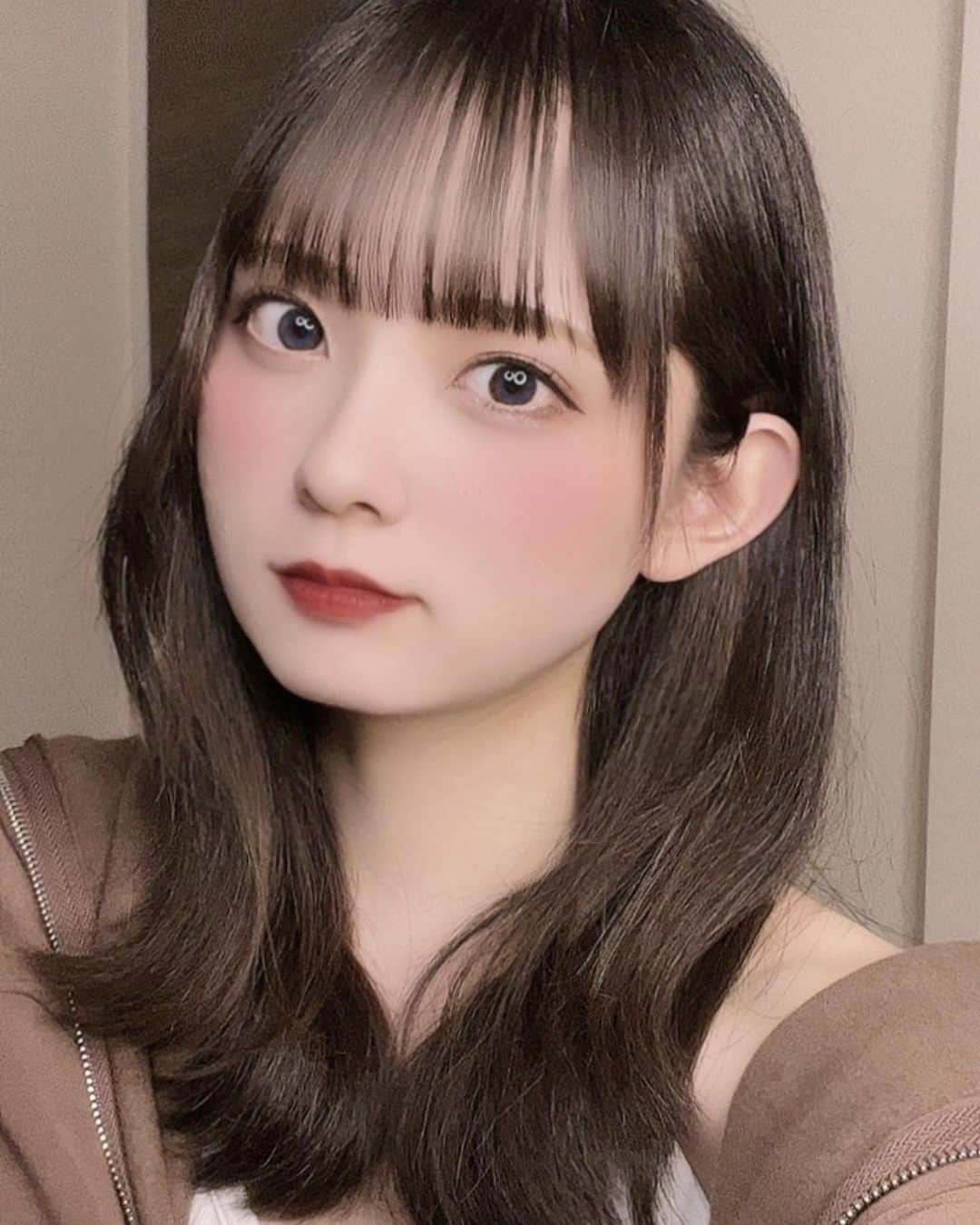 水野舞菜さんのインスタグラム写真 - (水野舞菜Instagram)「髪の毛切りました💇🏻‍♀️💞  ロングが1番人気だったから伸ばせるようにセミロングにしておいたよ☺︎」5月17日 19時43分 - mana_chos