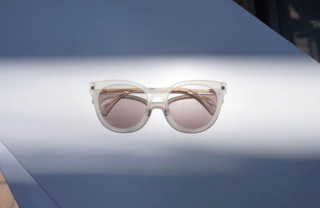 MYKITA SHOP TOKYOさんのインスタグラム写真 - (MYKITA SHOP TOKYOInstagram)「【再入荷のお知らせ|Shop Tokyo】  デットストックの"ANIK Lemonsorbet/Glossygold"がShop Tokyoに入荷致しました。 アセテートカラーが珍しい乳白色で他にはないオリジナルカラーとなっております。 大ぶりなキャットアイはコーディネートの良いアクセントとなるので、シンプルなお洋服に合わせていただきたいモデルです。  Notice of Restocking|Shop Tokyo  ANIK Lemonsorbet/Glossygold", a dead stock, is now in stock at Shop Tokyo. The acetate color is a rare milky white, which is an original color not found anywhere else. The large cat eye will be a good accent for your coordination, so we recommend you to wear this model with simple clothes.  #mykita  #mykitalite  #sunglasses  #sunglassesfashion  #マイキータ  #サングラス」5月17日 19時45分 - mykitashopsjapan