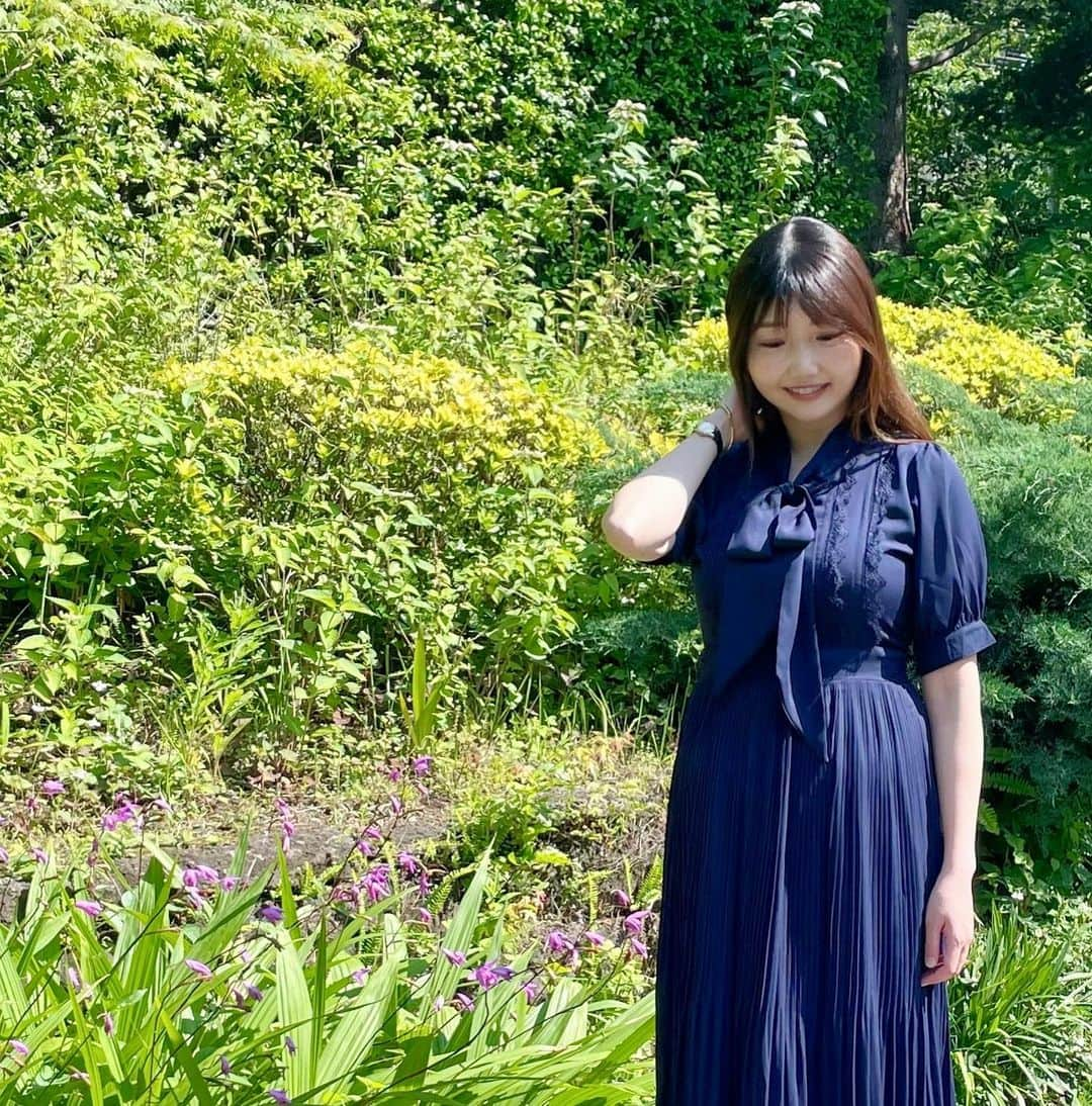 橘珠里さんのインスタグラム写真 - (橘珠里Instagram)「- 𝘵𝘰𝘤𝘤𝘰 𝘤𝘭𝘰𝘴𝘦𝘵 𝘭𝘶𝘹𝘦 -  涼しいのにキチンと見えな、優秀ワンピース👗  トッコの公式サイトで美香さんが着用されていて、素敵ですぐ欲しくなったアイテムです⸝⋆  休日にもオフィスにも便利です👩🏻‍💻  シンプルで華奢なサンダルは、色々なコーデに合わせやすくて、今回着用しているベージュの他にブラックも持っています⋆͛  ‎ ☘︎ 𝗱𝗿𝗲𝘀𝘀… @tocco_closet   ☘︎ 𝘀𝗮𝗻𝗱𝗮𝗹𝘀… @kobe_lettuce   それぞれストーリーから詳細ページをご覧いただけます🤳🏻  #トッコ #トッコクローゼット #トッコクローゼットリュクス #ワンピース #美香 さん #オフィスカジュアル #休日コーデ #サンダル (I2311) #神戸レタス #PR #kobelettuce #サンダルコーデ #ワンピースコーデ #夏服 #夏服コーデ #大人かわいいコーデ #tocco #toccocloset #toccoclosetluxe」5月17日 19時58分 - jurinu