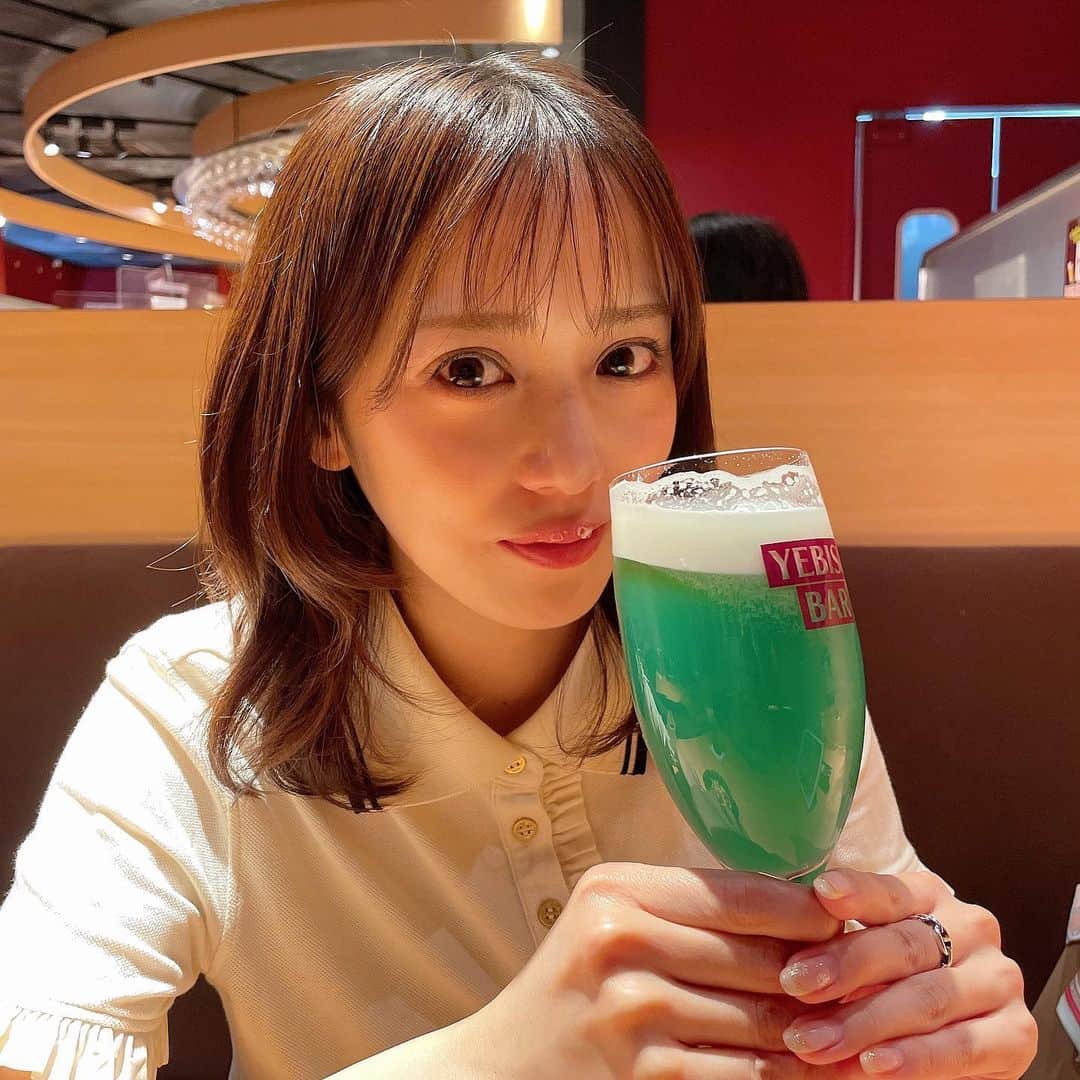 奥仲麻琴さんのインスタグラム写真 - (奥仲麻琴Instagram)「. 少し遅くなっちゃったけど 母の日、いつもありがとう ということで食事に行ってきました🥺  暑くて途中ビール休憩🍻笑」5月17日 20時08分 - okunaka_makoto