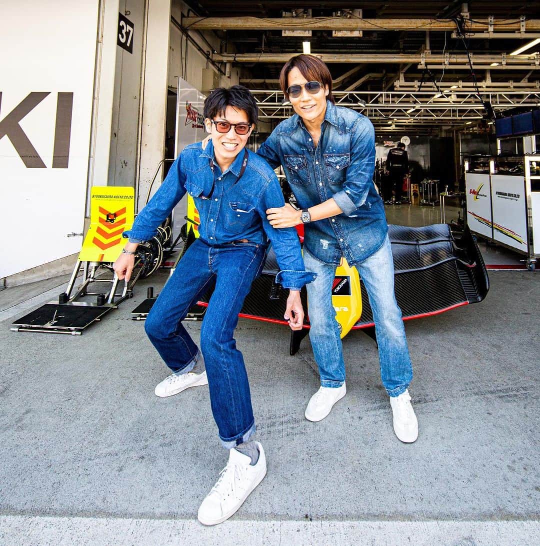松下信治のインスタグラム：「My old friend @ryo365mc 🎂  #私服まで真似してくる #困った… #paris2016  📷 @enzof40f50」