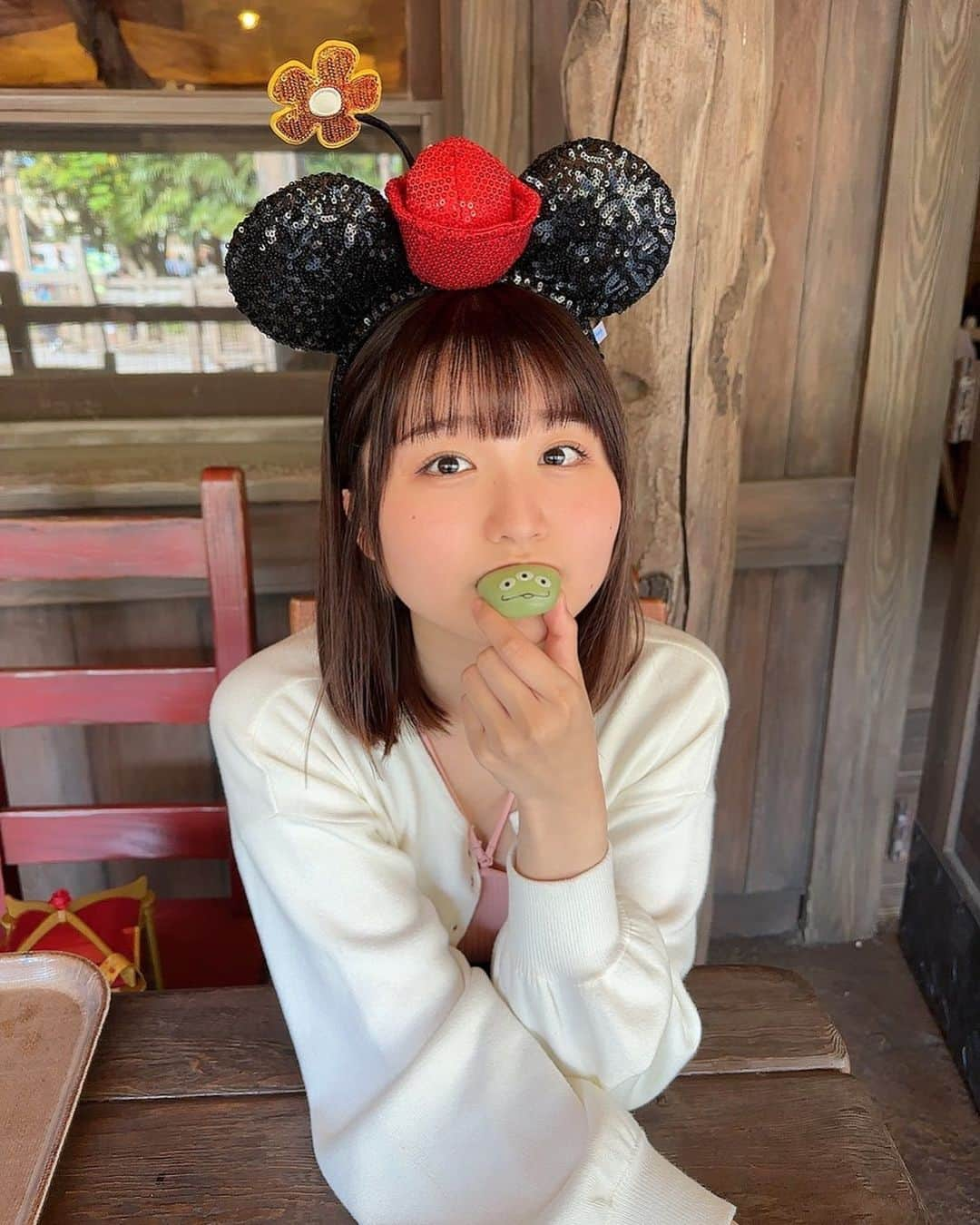 倉沢しえりのインスタグラム：「🧃 ディズニーと言えば何が思いつく〜？💭」