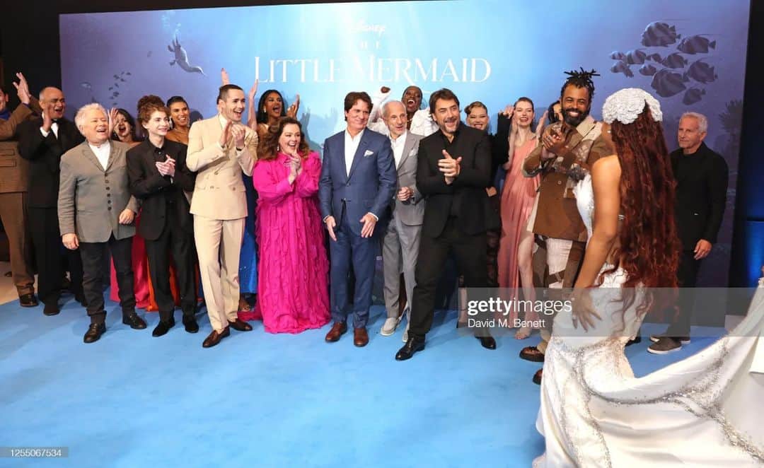 ジェイコブ・トレンブレイのインスタグラム：「Family 💙🩵 #TheLittleMermaid」