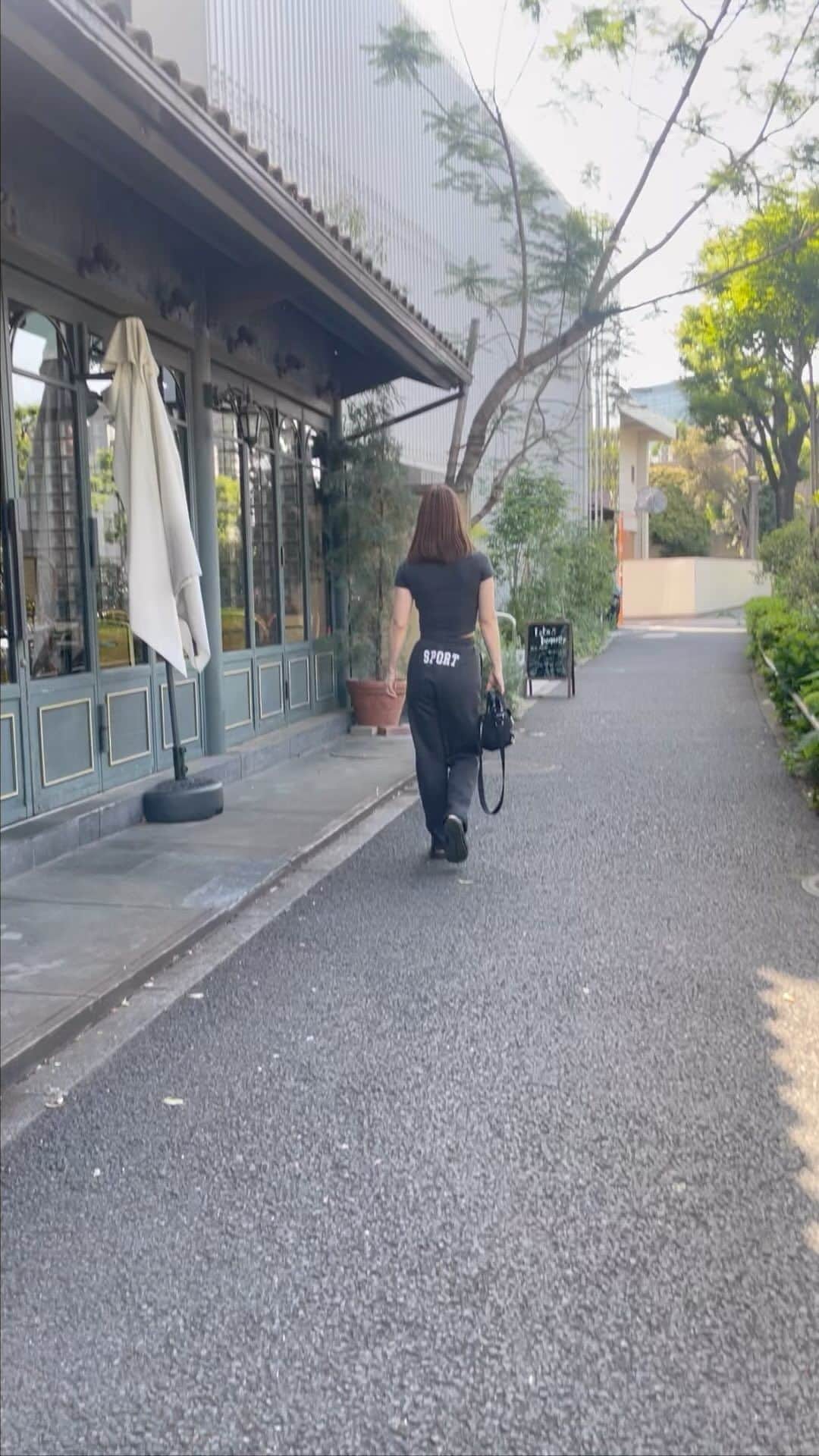 Emiのインスタグラム：「#dayoff #beauty #lifestyle #health #cafe #bodymake #fitness #training #yoga #pilates #sports #boandtee」