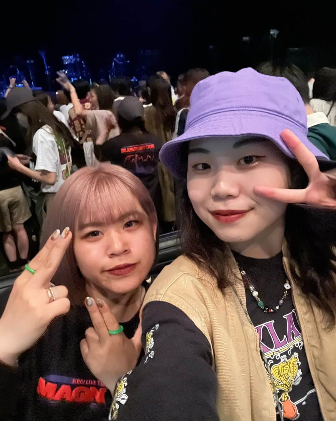 夢弓さんのインスタグラム写真 - (夢弓Instagram)「-Kroi blue red Magnetic tour- in Zepp Namba Kroiの曲中のノリ方が海外のクラブで癖なるくらい好き🌝🧲 配信あるからアンコールする予定でしたは最高🕶️ #kroi #magnetictour #bluered #zeppnamba #kroi好きな人と繋がりたい #kroiに届け #fuko #muyu #邦ロック #邦ロック女子 #マスク初めてで死ぬ爆笑」5月17日 20時26分 - muyu_440