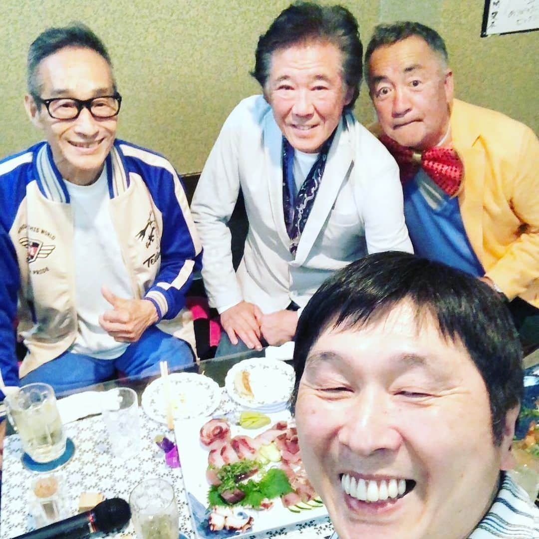 菅原進さんのインスタグラム写真 - (菅原進Instagram)「せんだみつお、ほいけんたさん、西岡徳馬さんと菅原進でお食事会✨  楽しかった！！  #菅原進 #ビリーバンバン #せんだみつお #ほいけんた #西岡徳馬 #食事会 #いいちこ #歌手 #俳優 #芸人 #ナハナハ」5月17日 20時21分 - billybanban_susumu_sugawara