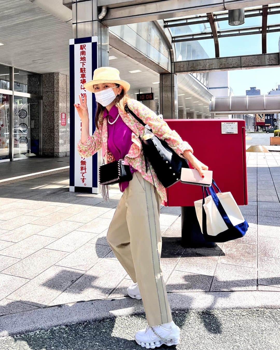 熊谷真実さんのインスタグラム写真 - (熊谷真実Instagram)「本日東京！  気合い入れて！ GO！  しかし暑かった  #東京行き #うなぎ弁当お土産 #やっぱ美味しい #褒められました」5月17日 20時27分 - mami_kumagai310