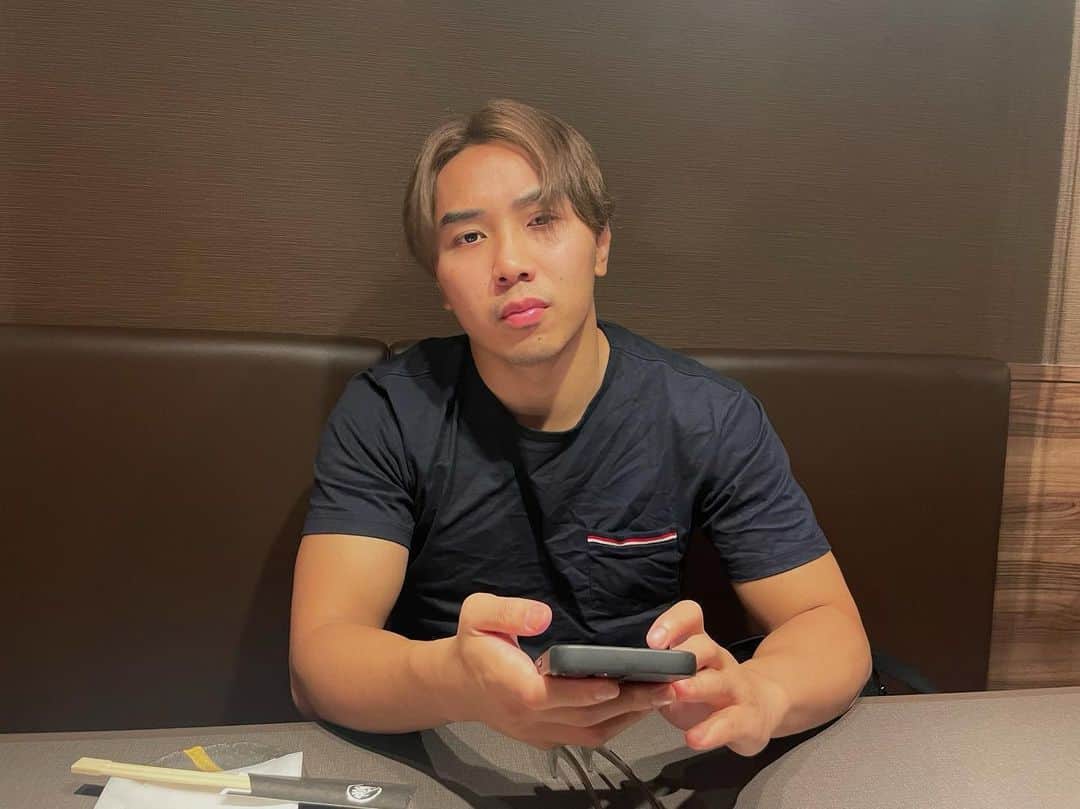佐々木大のインスタグラム：「久しぶりに髪染めました🙎‍♂️🙄」